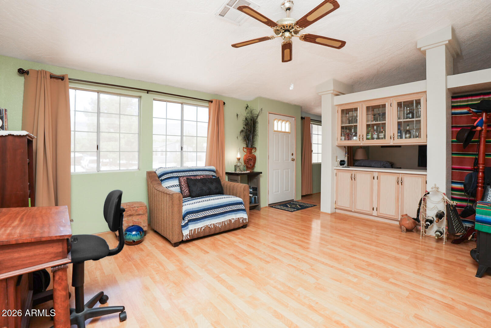 MINGUS SHADOWS UNIT 2 - Residential