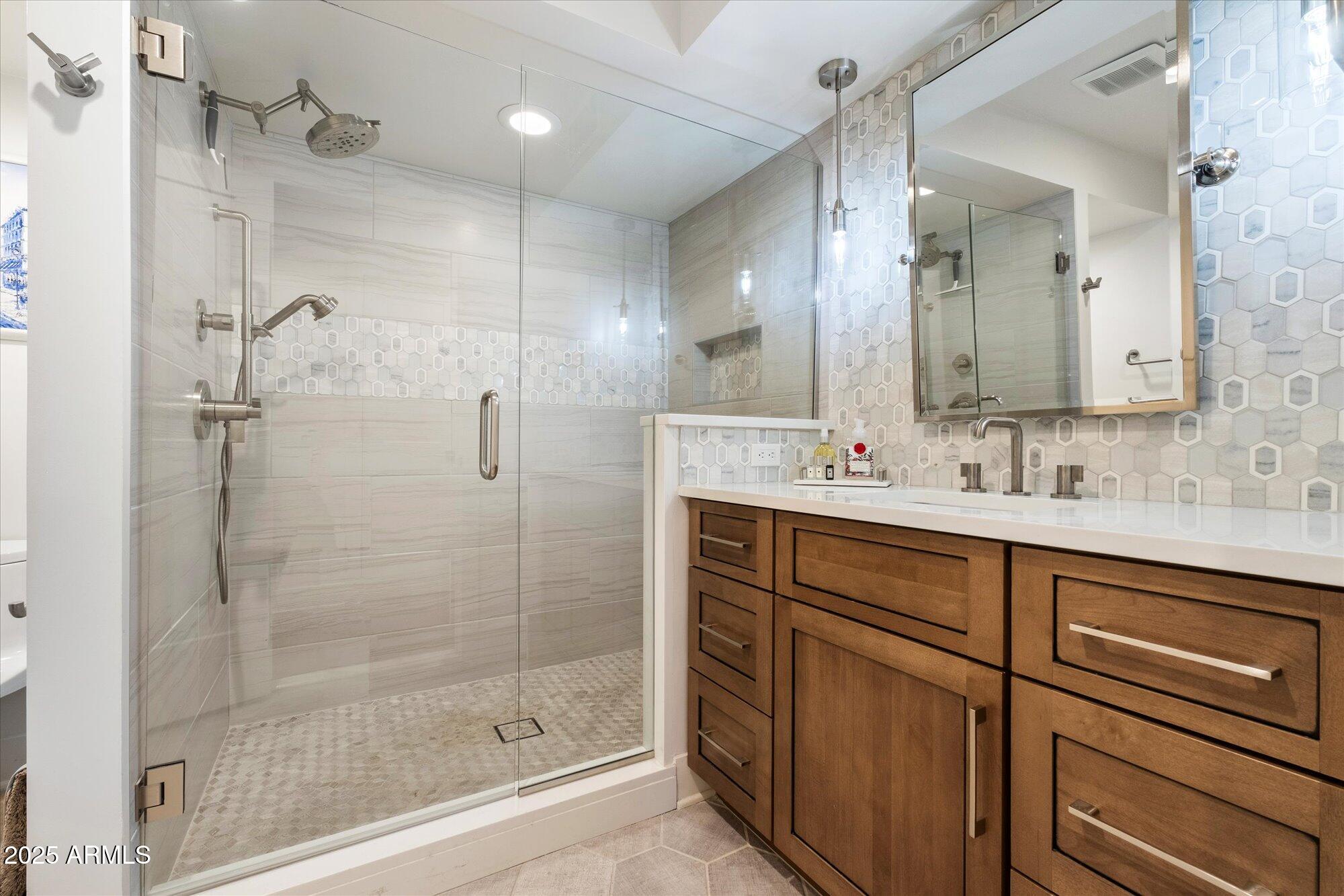 CAREFREE 3A AMD - Residential