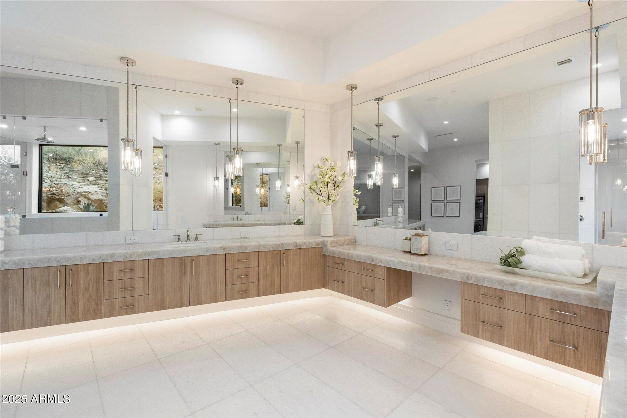 HUMMINGBIRD VISTA - Residential