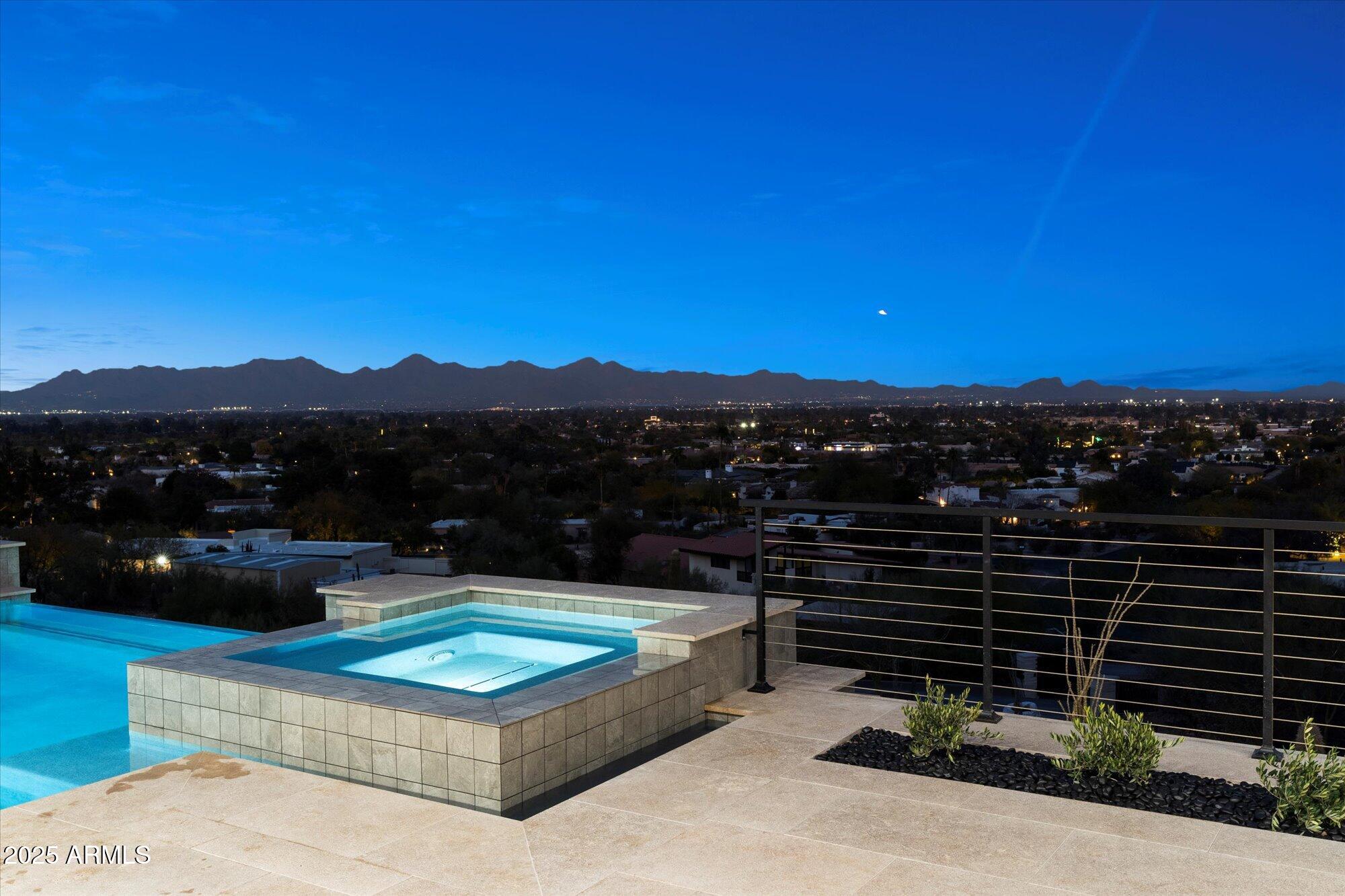 HUMMINGBIRD VISTA - Residential
