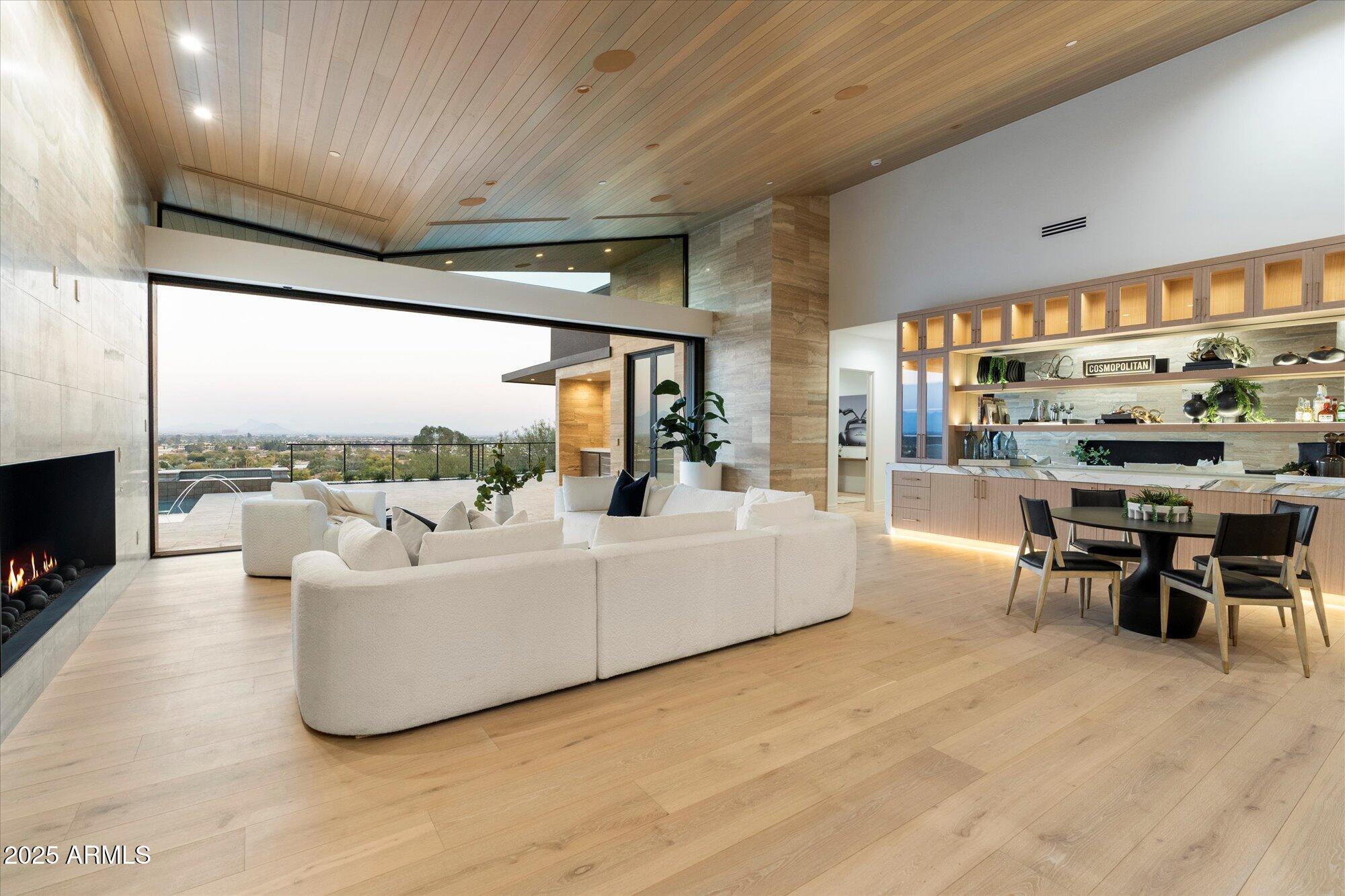 HUMMINGBIRD VISTA - Residential
