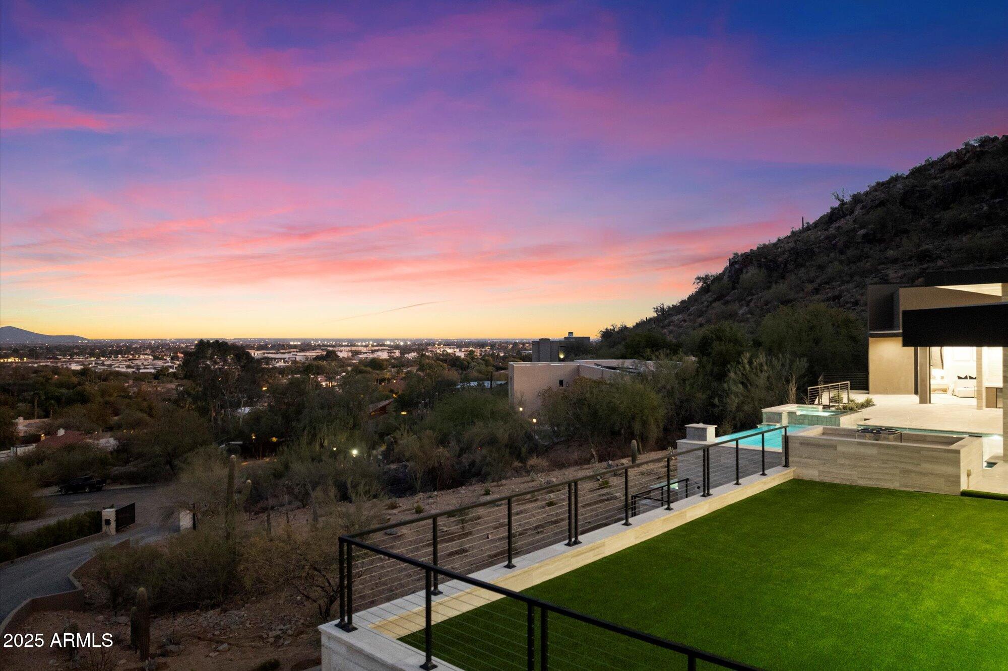HUMMINGBIRD VISTA - Residential