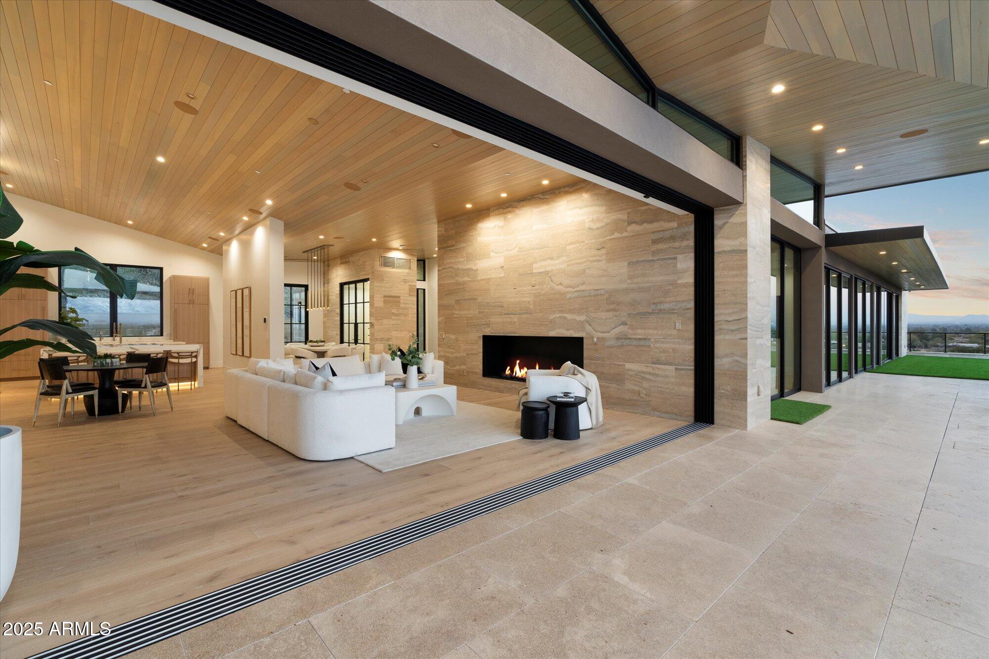 HUMMINGBIRD VISTA - Residential