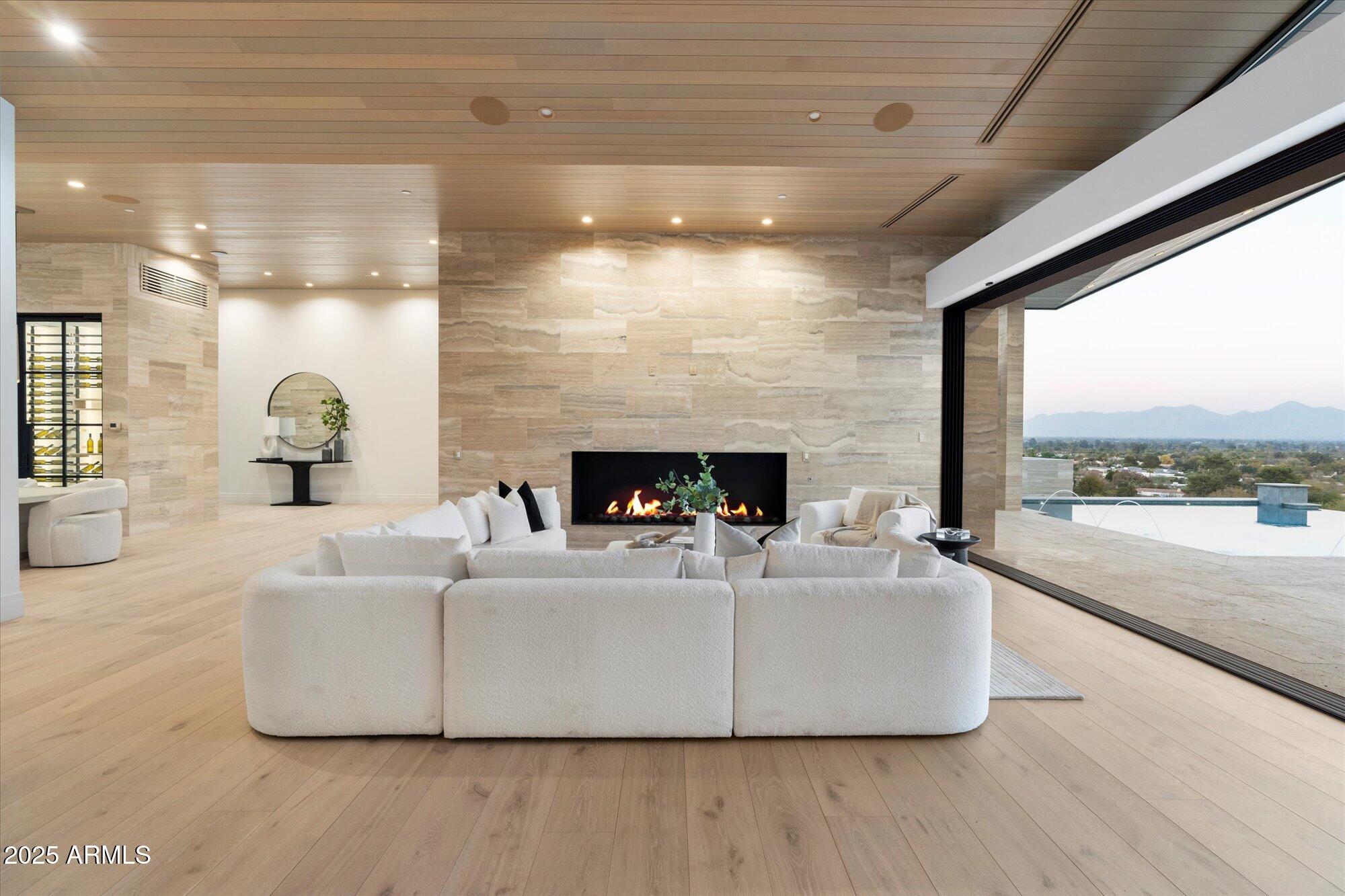 HUMMINGBIRD VISTA - Residential