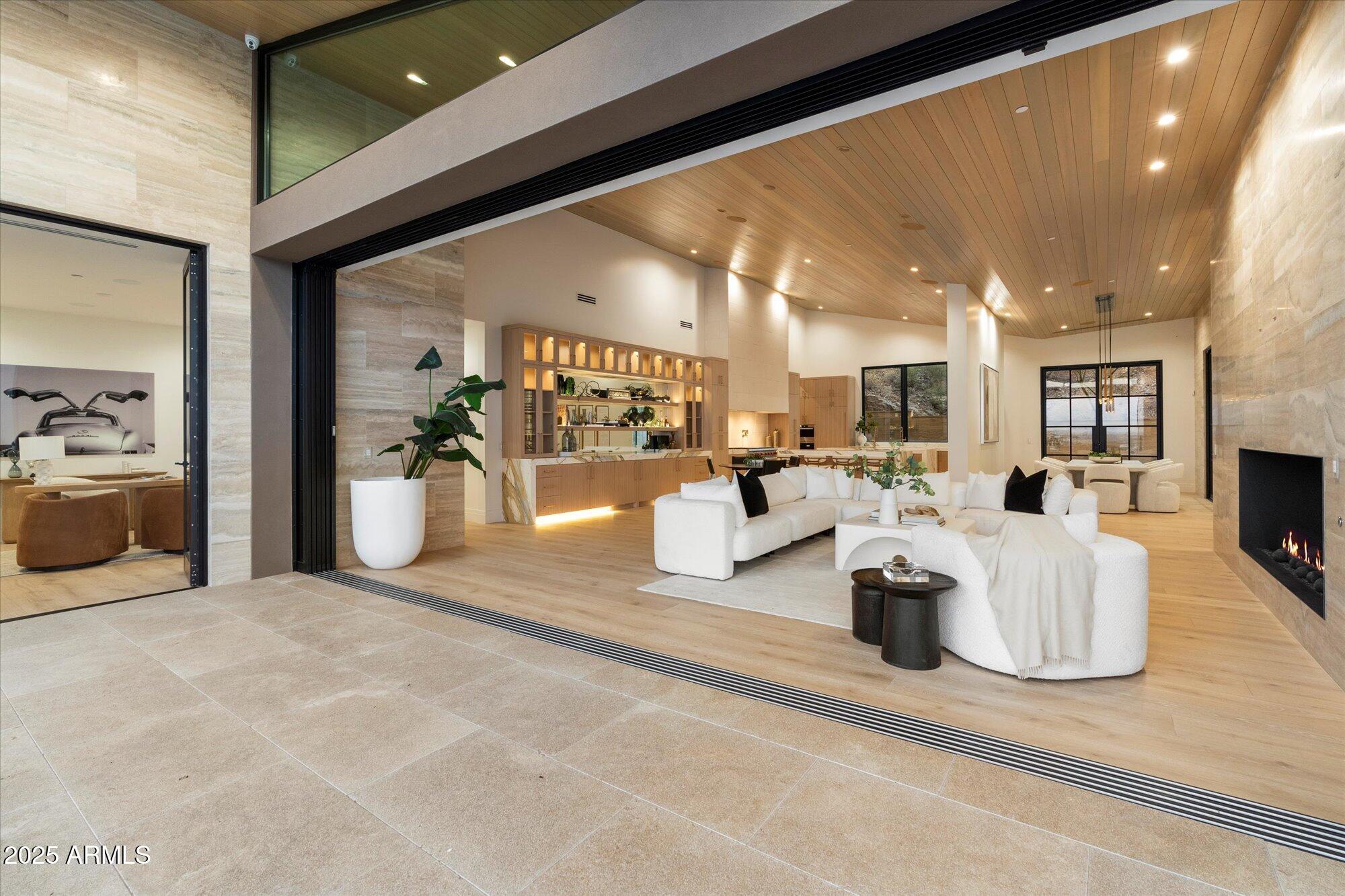 HUMMINGBIRD VISTA - Residential