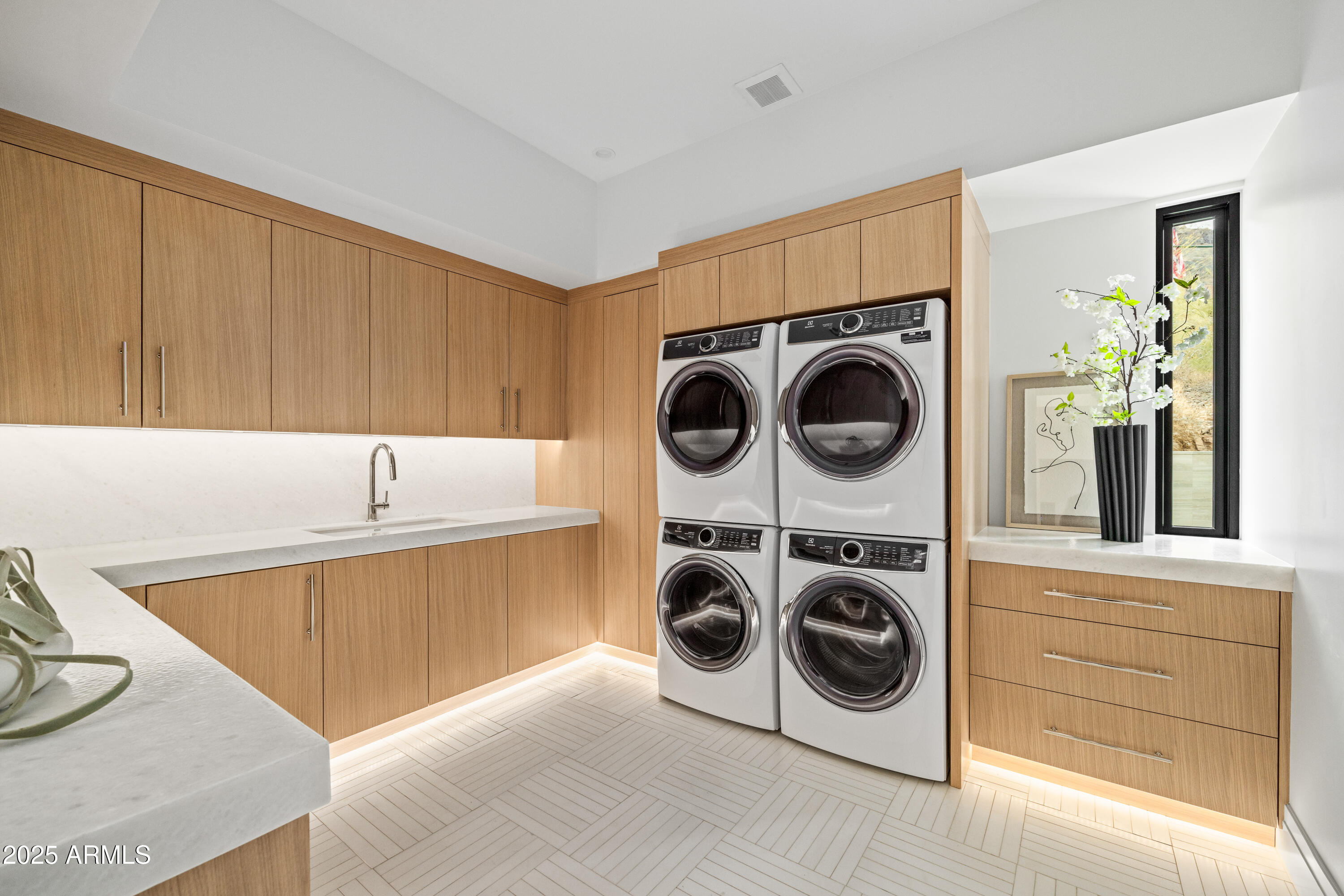 HUMMINGBIRD VISTA - Residential
