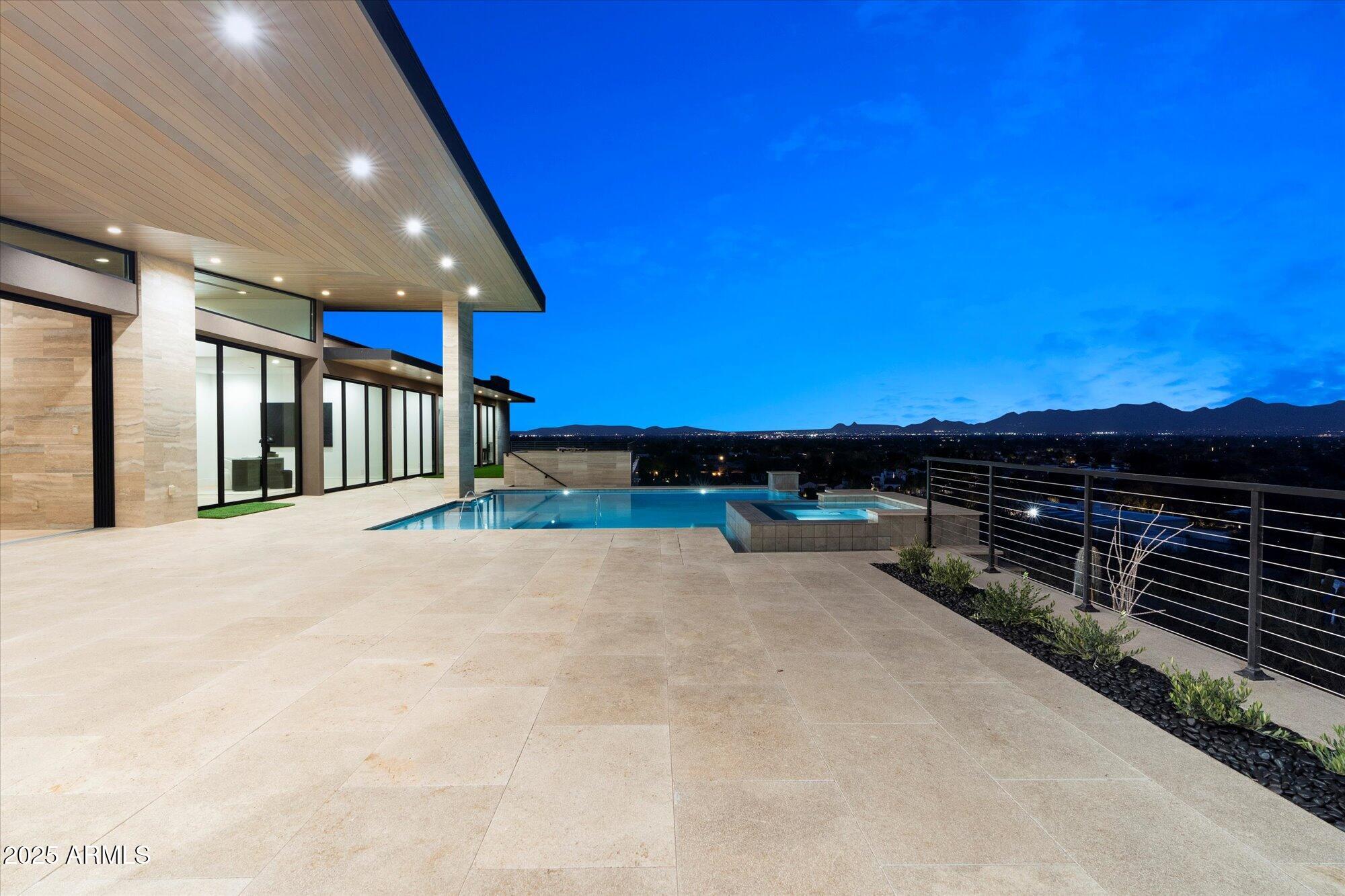 HUMMINGBIRD VISTA - Residential