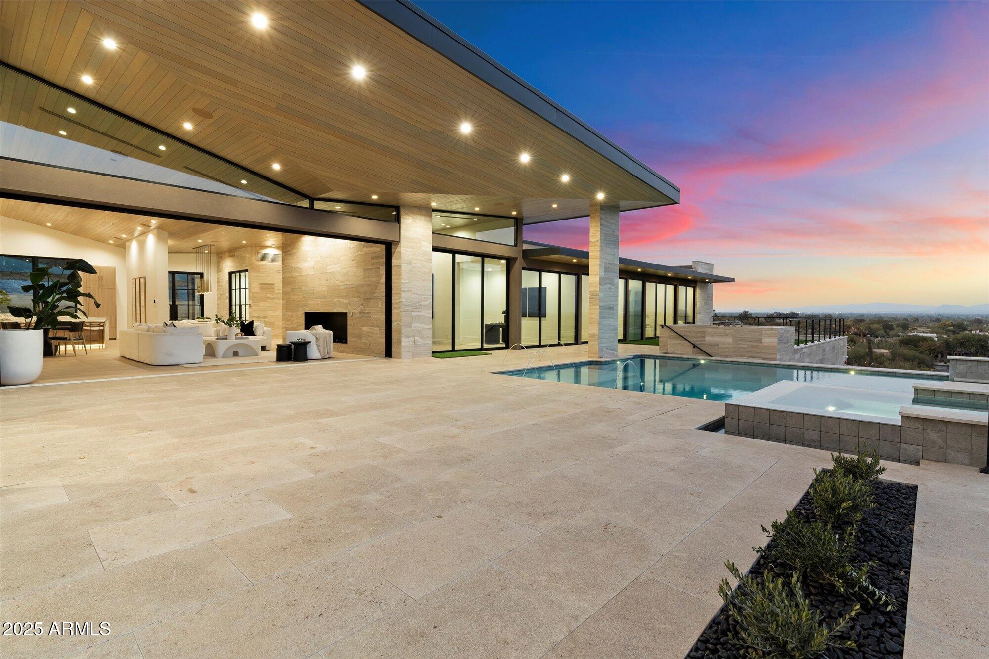 HUMMINGBIRD VISTA - Residential