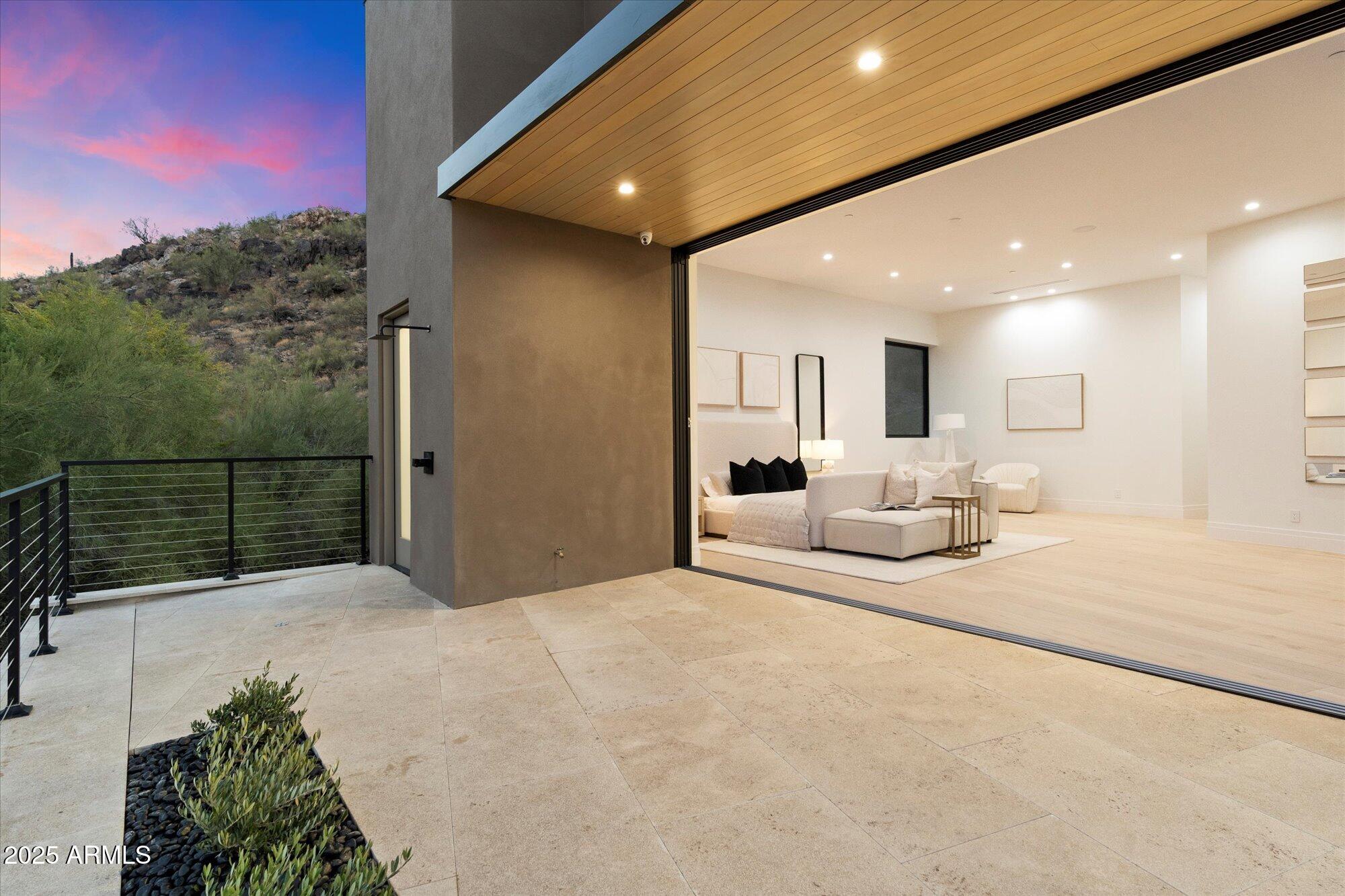 HUMMINGBIRD VISTA - Residential
