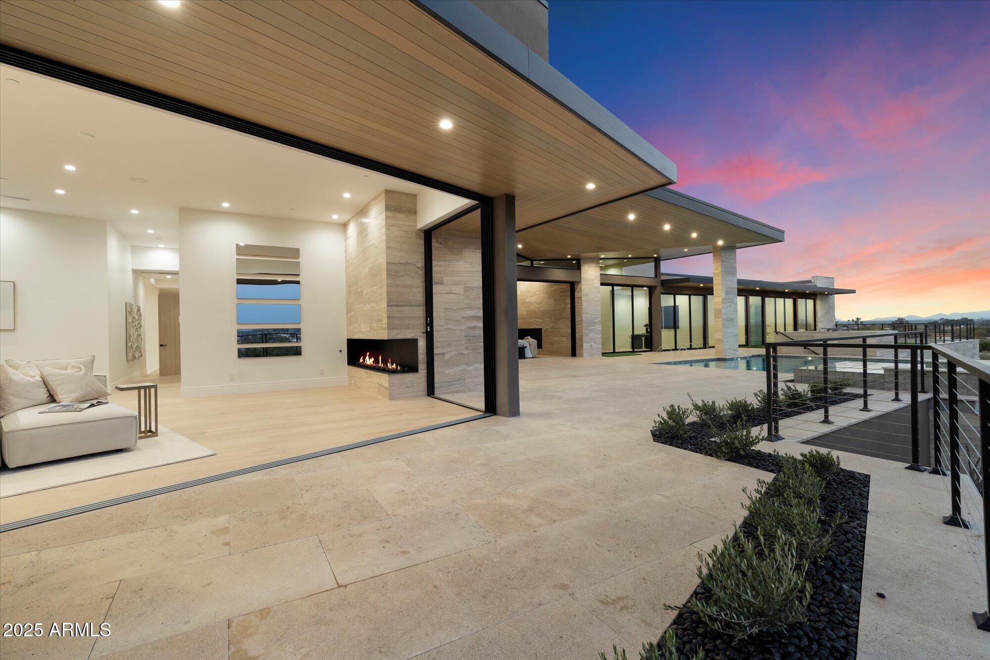 HUMMINGBIRD VISTA - Residential