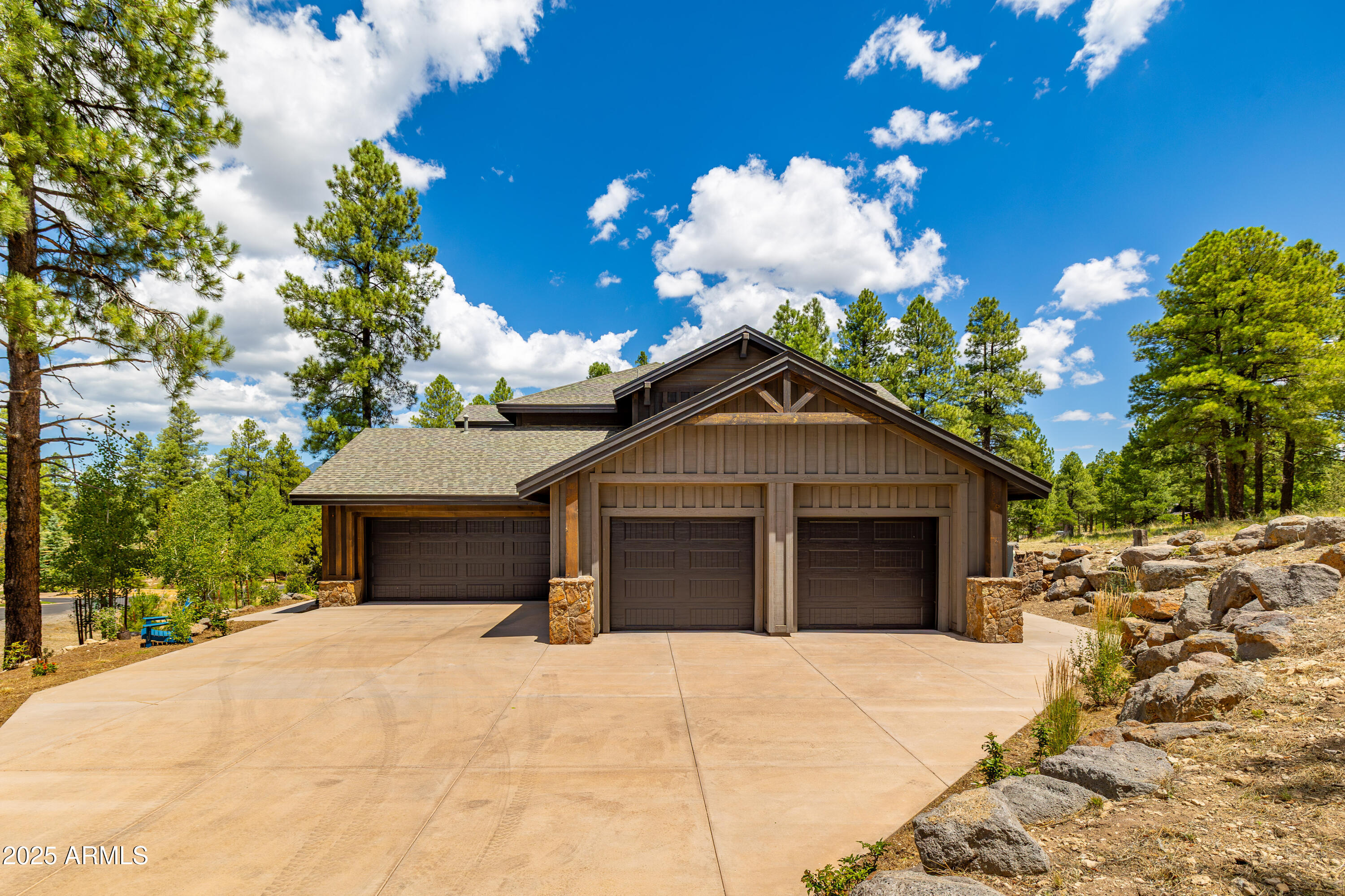 ESTATES AT PINE CANYON UNIT 1 RESUB LOT: 57 - Residential