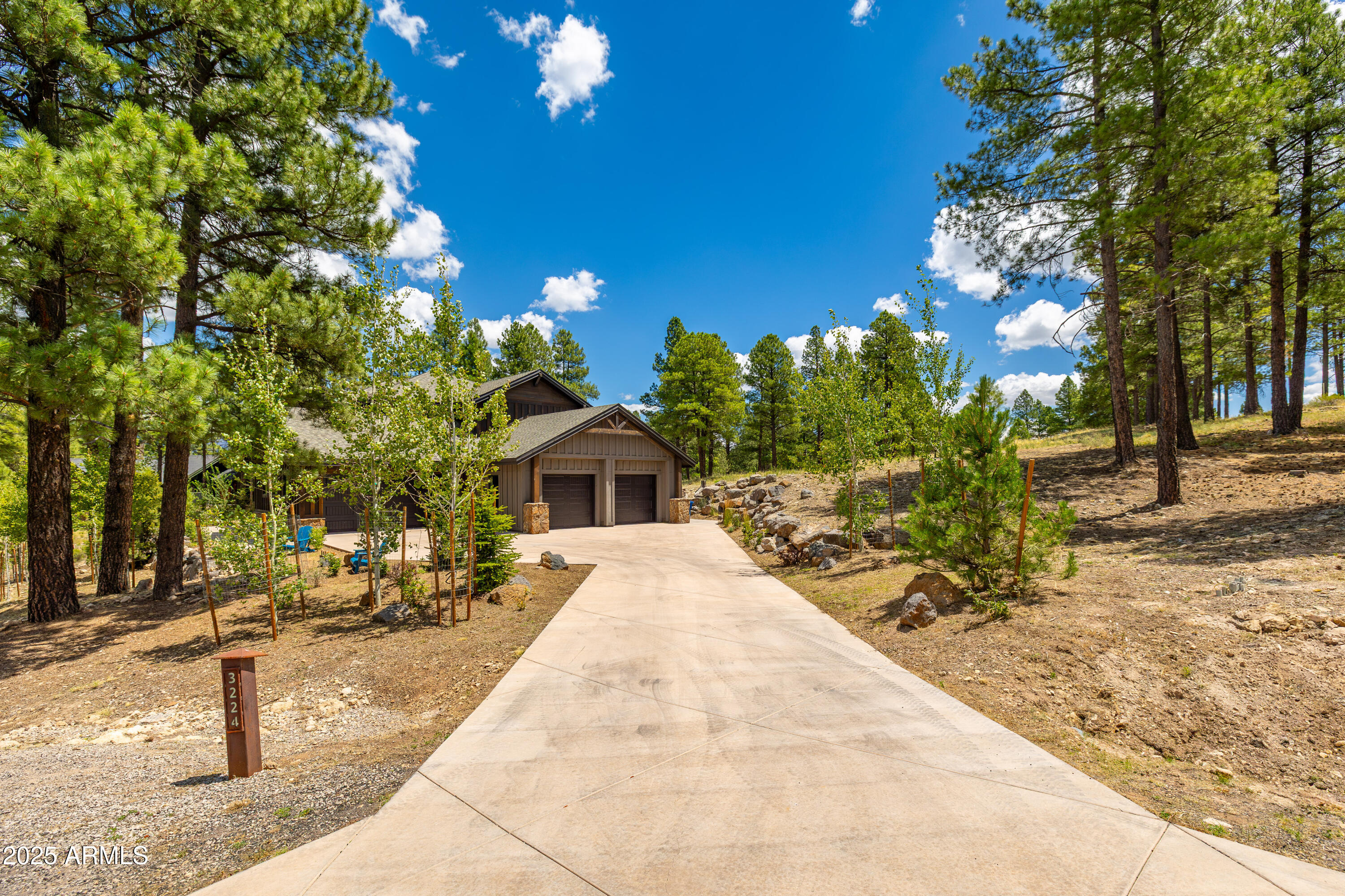 ESTATES AT PINE CANYON UNIT 1 RESUB LOT: 57 - Residential