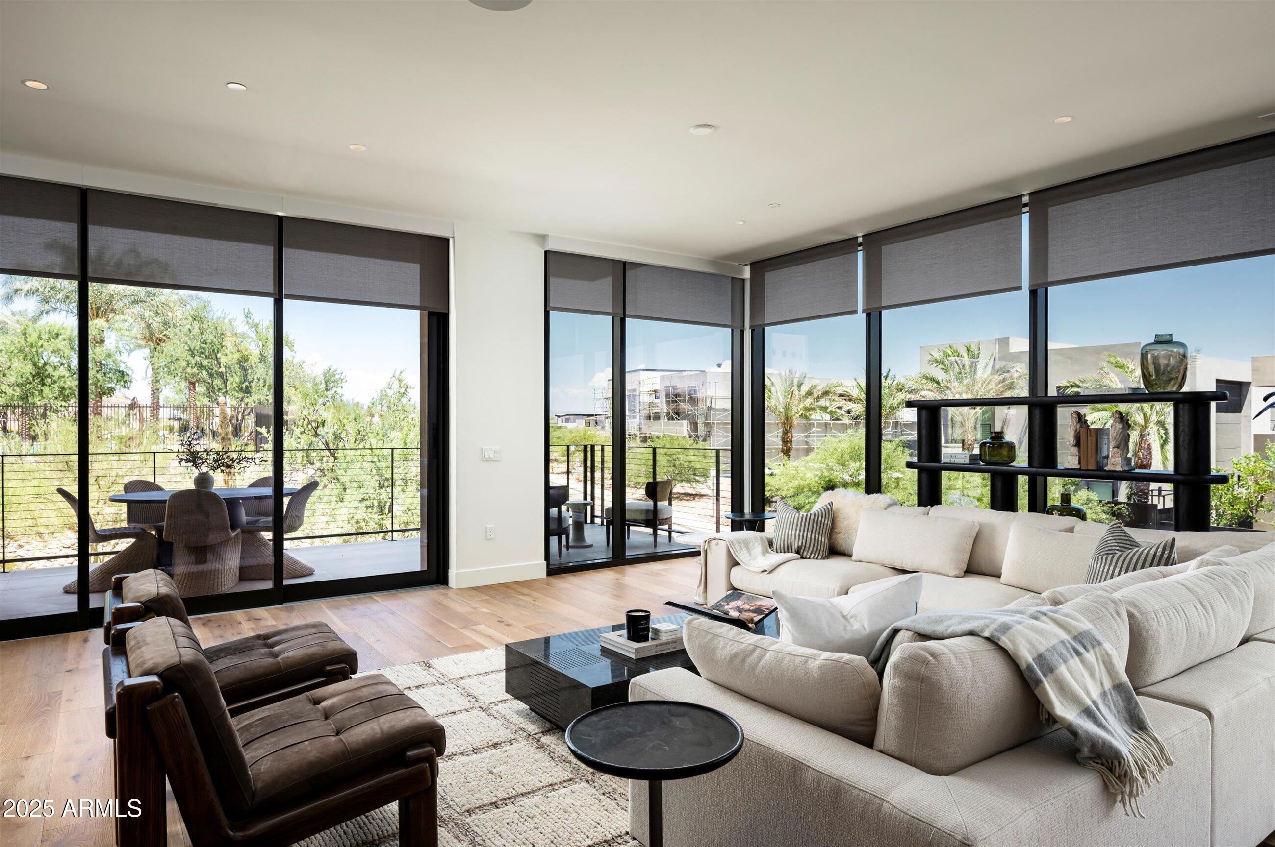 PHOENICIAN - Residential