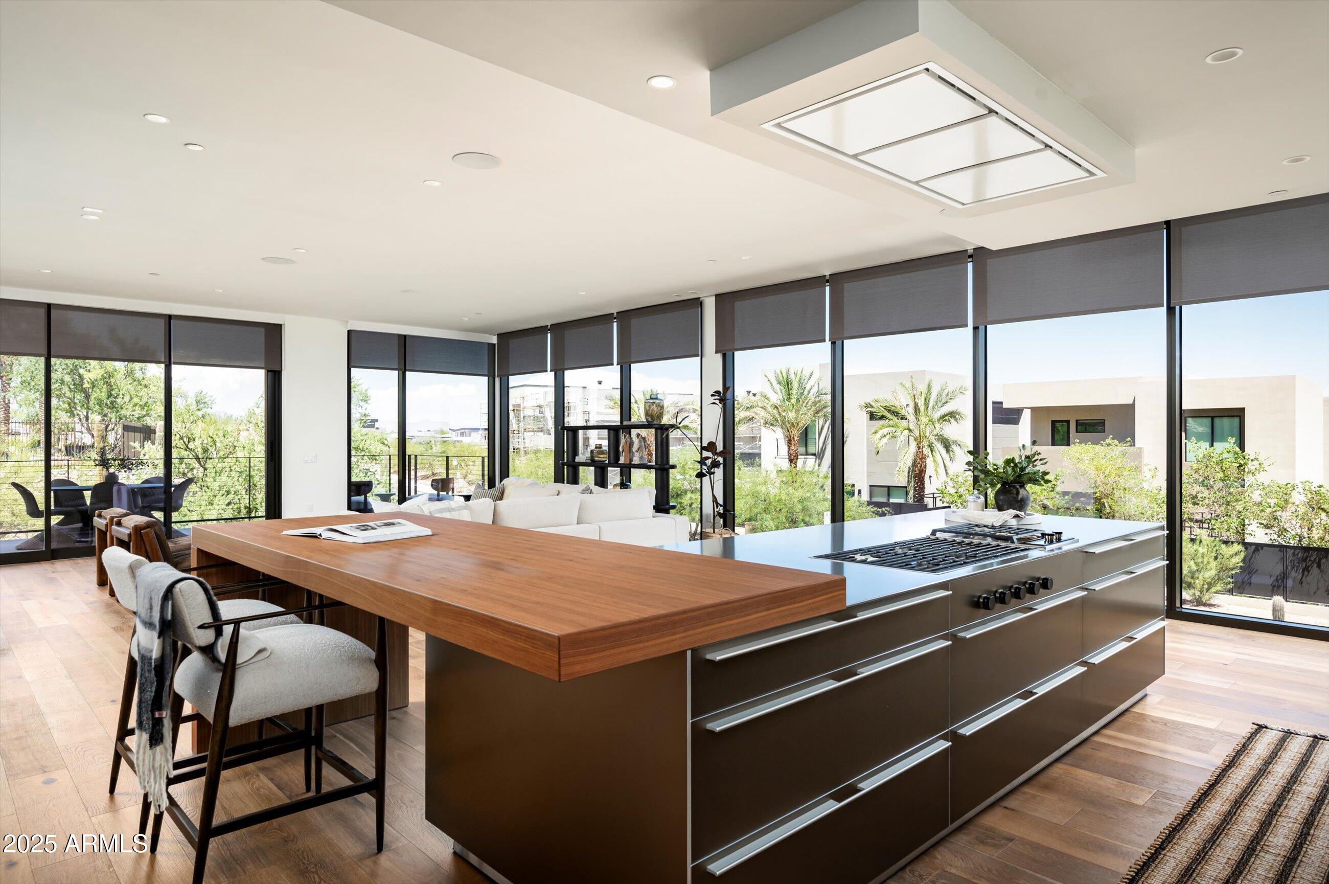 PHOENICIAN - Residential