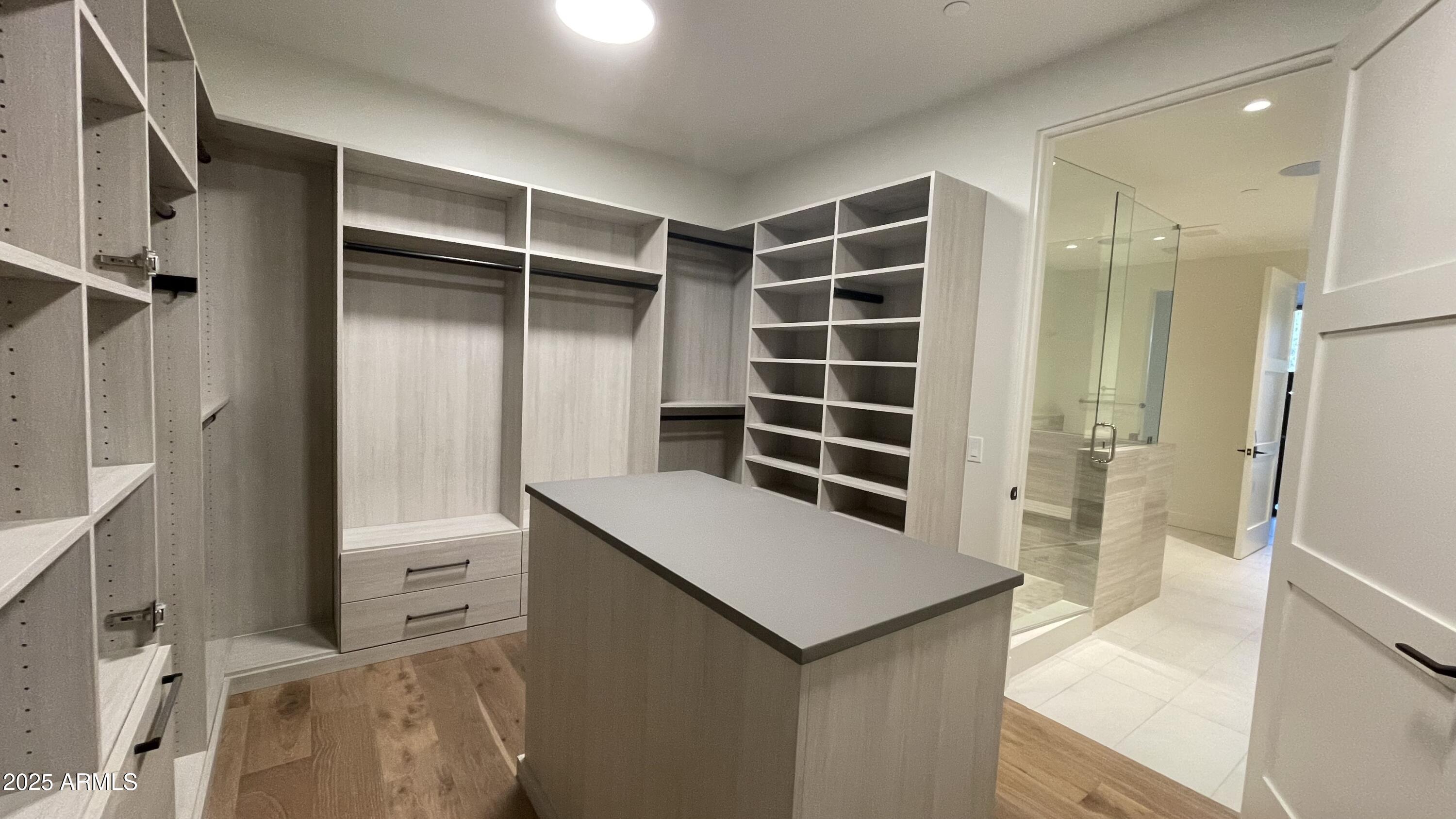 PHOENICIAN - Residential