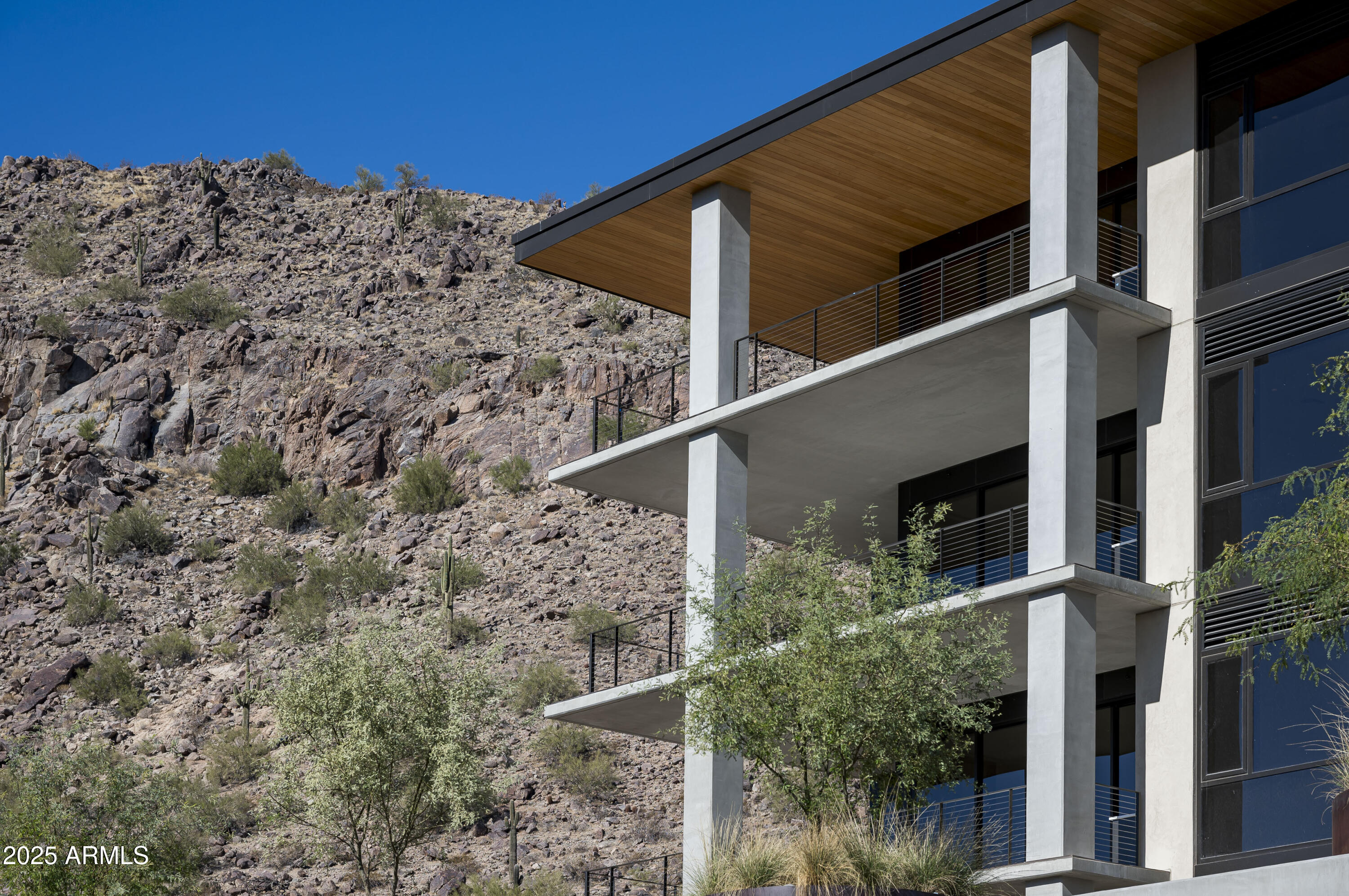 PHOENICIAN - Residential