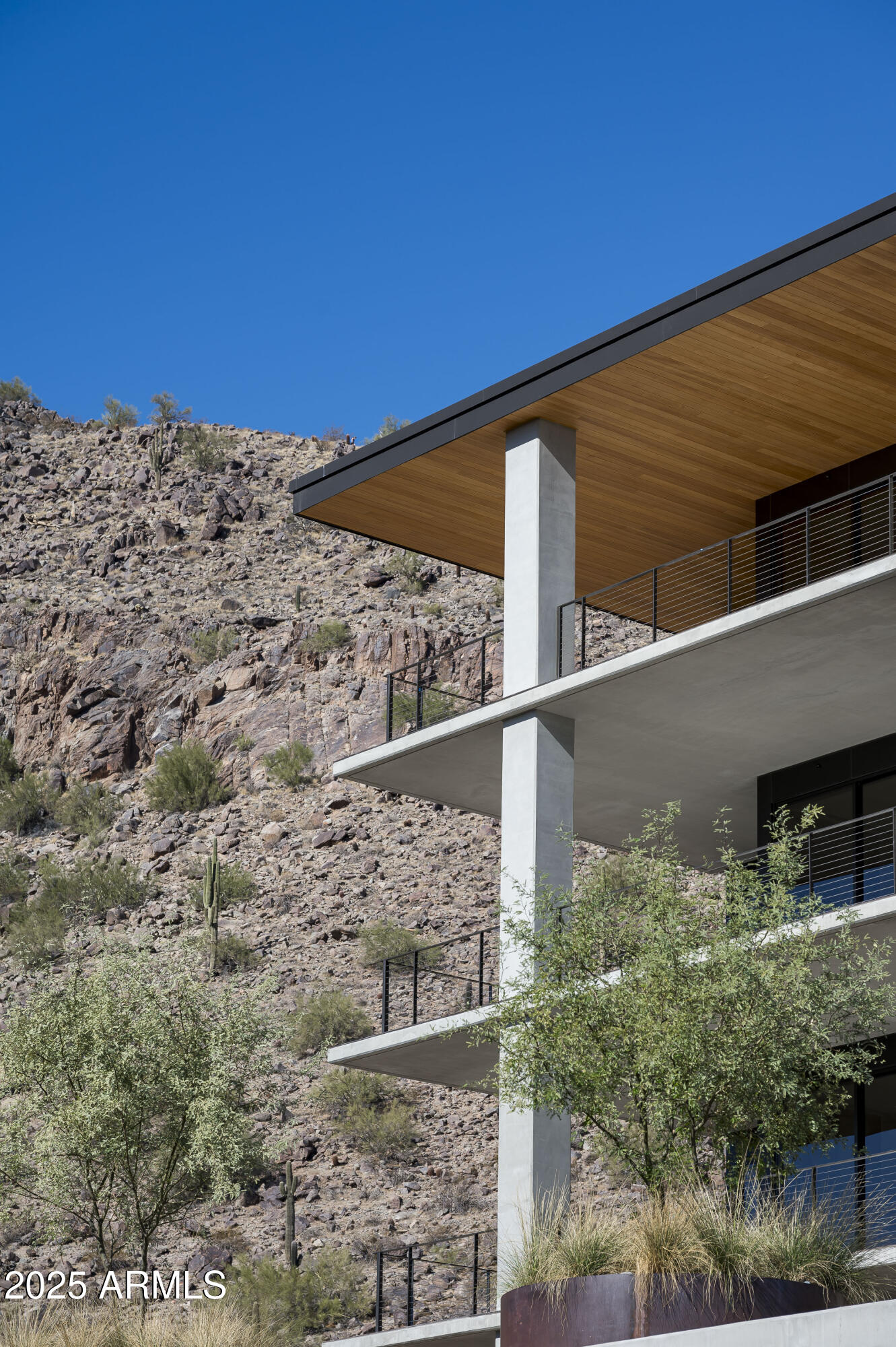 PHOENICIAN - Residential