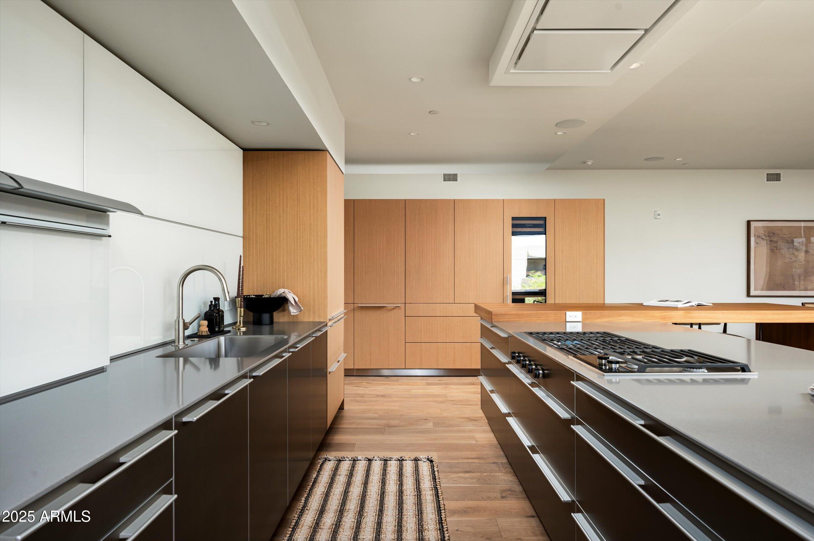 PHOENICIAN - Residential