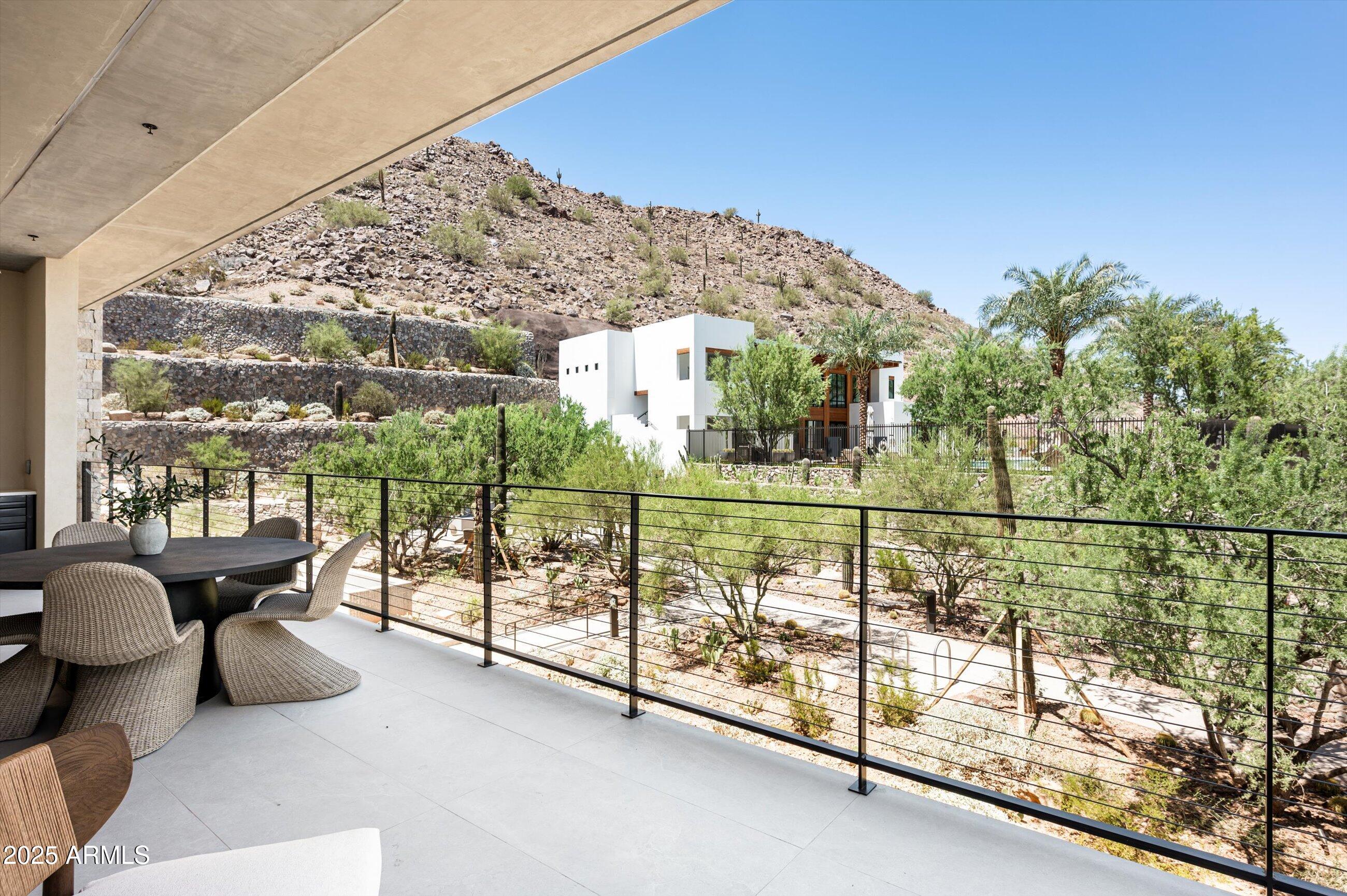 PHOENICIAN - Residential