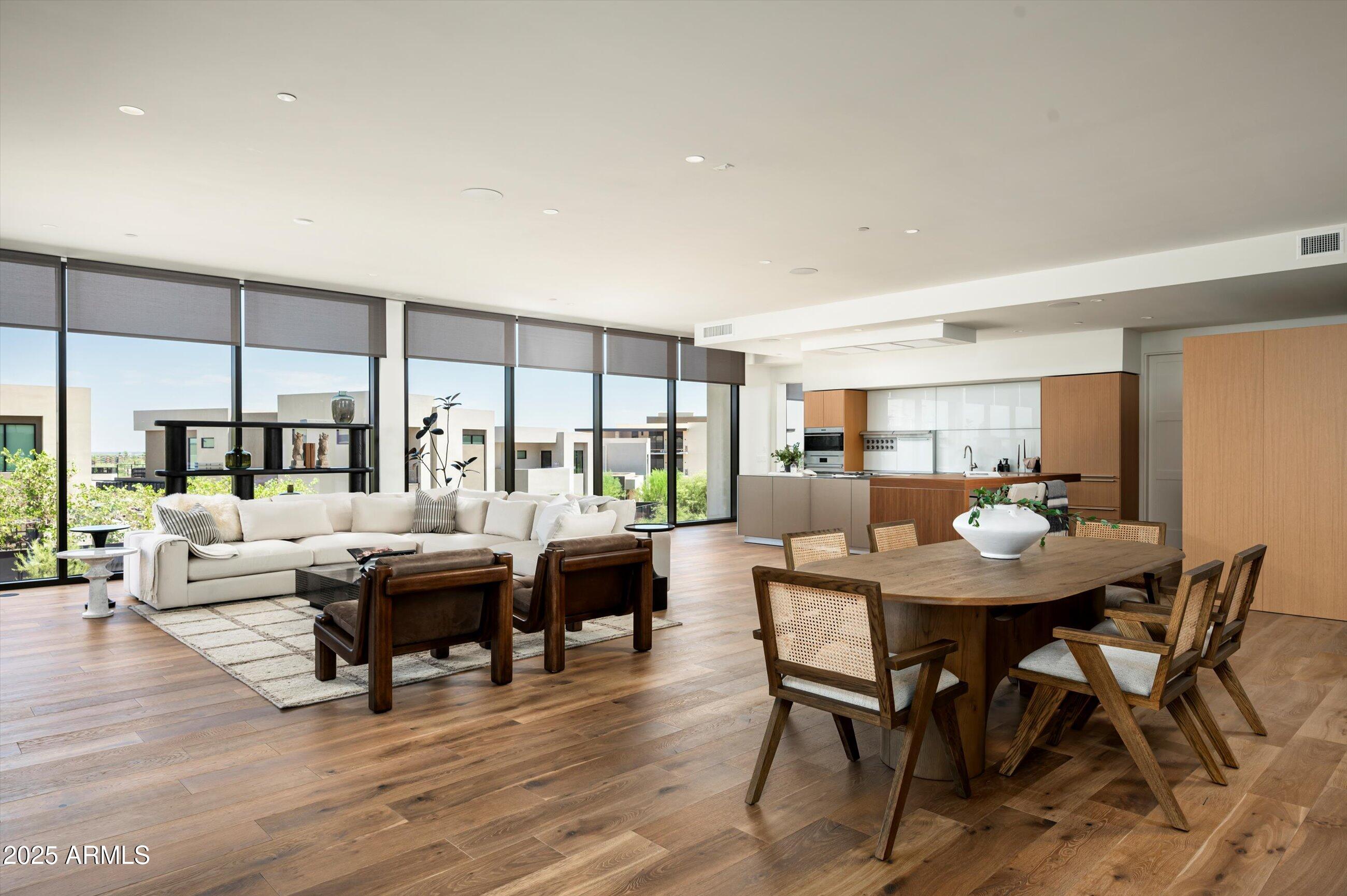 PHOENICIAN - Residential