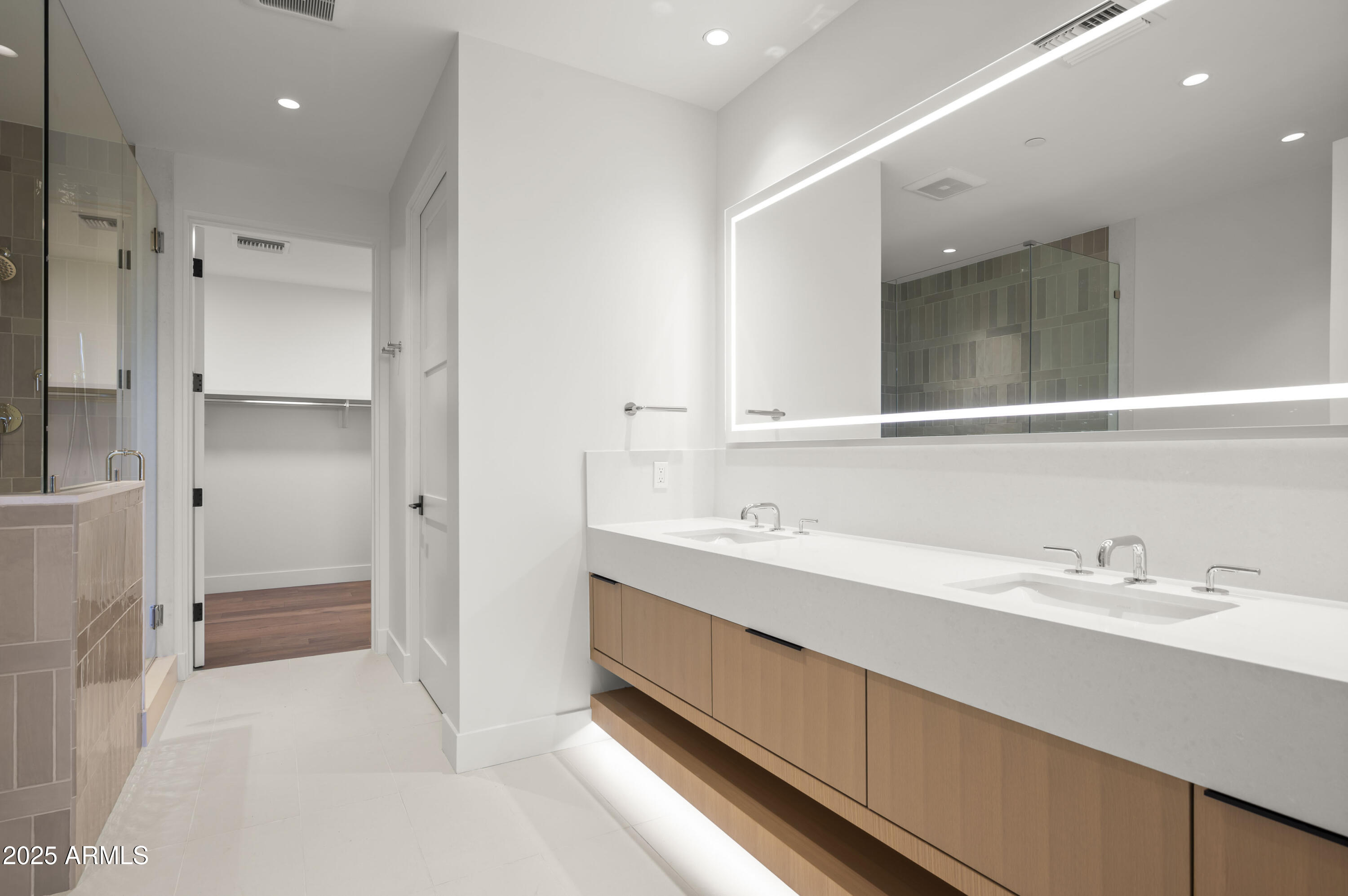 PHOENICIAN - Residential