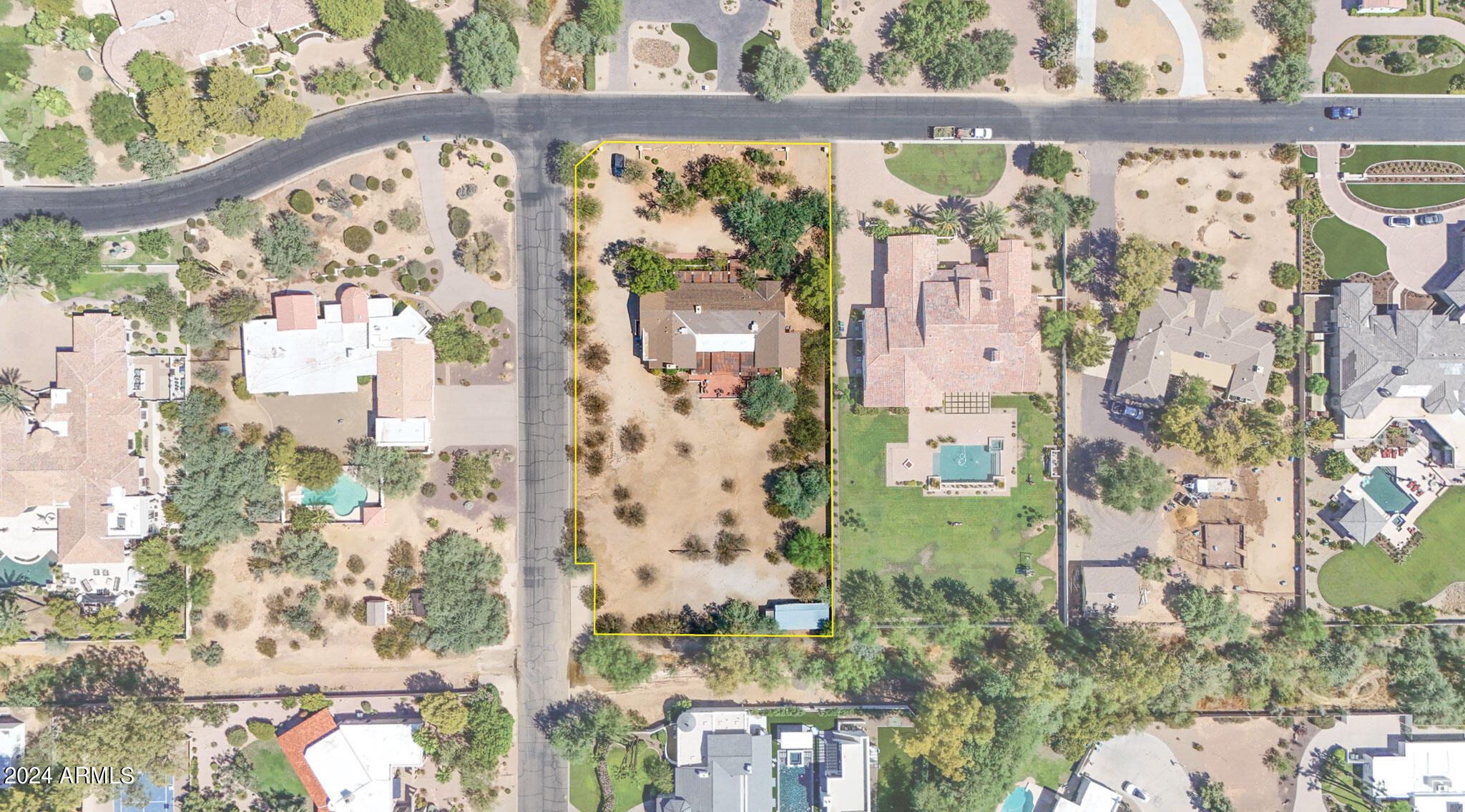 Exceptional 1+ Acre Lot in Sunnyvale! This prime, flat, and rectangular lot offers a coveted North/South orientation and is perfectly situated in the heart of Paradise Valley. Conveniently located within walking distance to Gainey Ranch and just minutes from top-tier amenities, including world-class golf courses, Talking Stick Resort and Casino, the new Ritz-Carlton Hotel and Resort, and the Palmeraie Shops. Enjoy proximity to the W Hotel, Scottsdale Fashion Square, Old Town Scottsdale, vibrant nightlife, upscale shopping, fine dining, and other luxury resorts. With easy access to Scottsdale Airport and Phoenix Sky Harbor International Airport, this is a rare opportunity not to be missed.