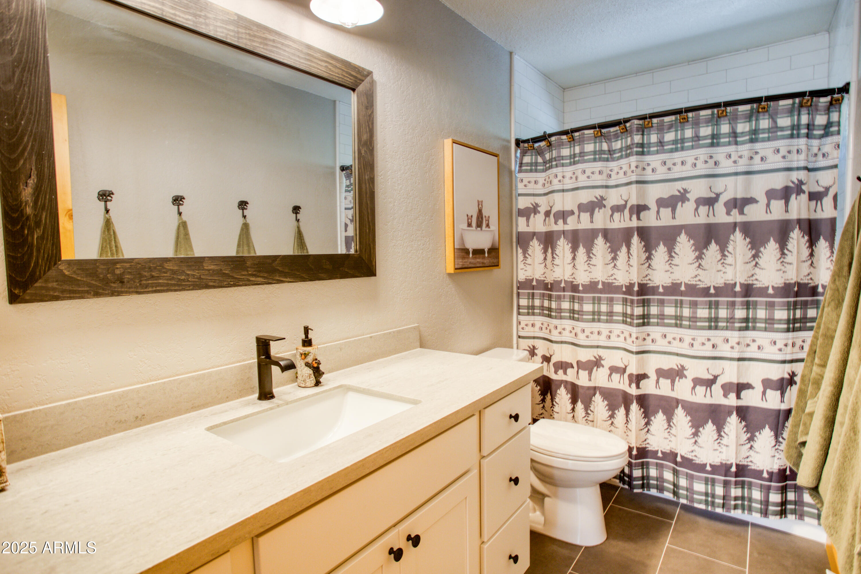 PINETOP LAKES UNIT 3 - Residential