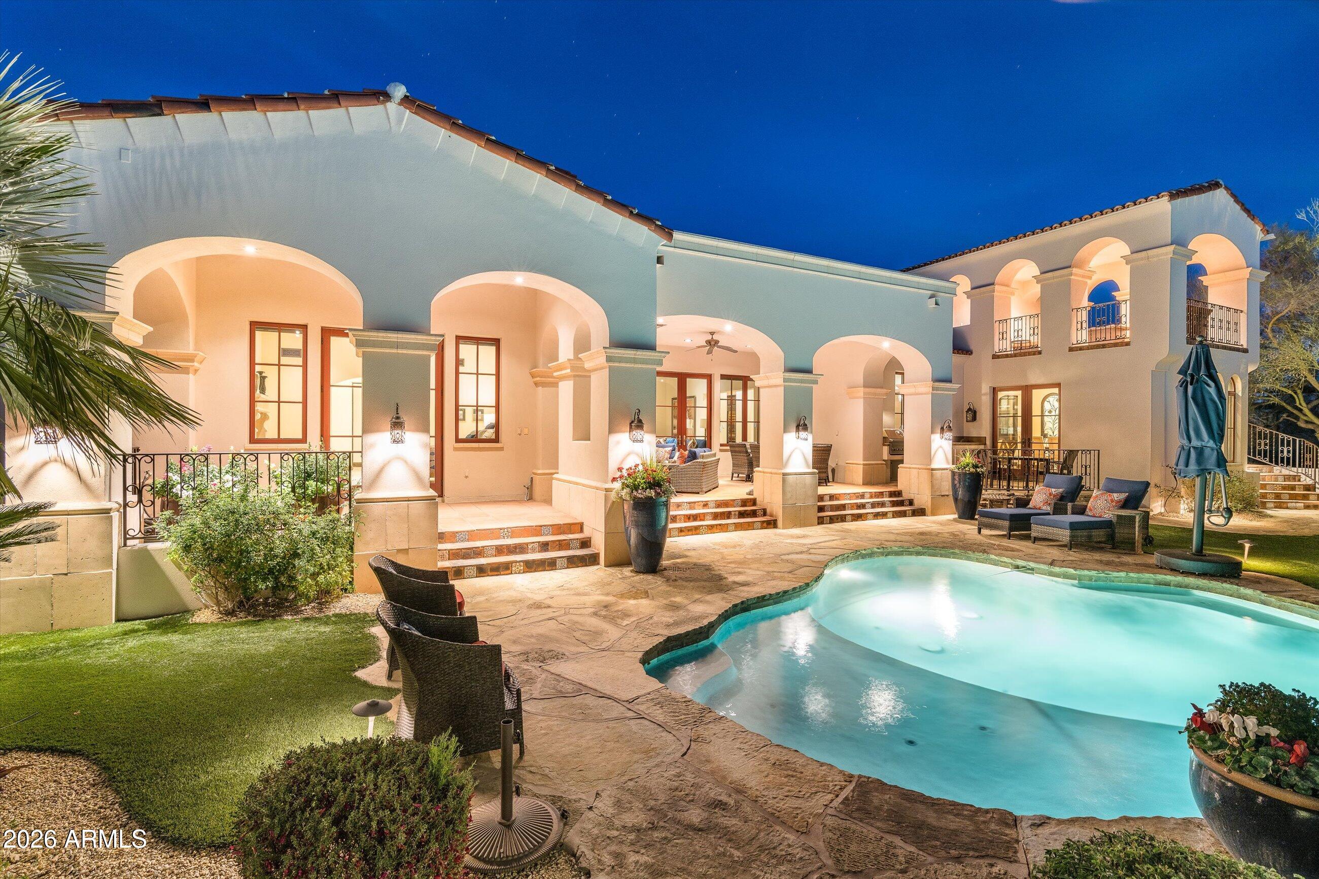 WHISPER ROCK - Residential