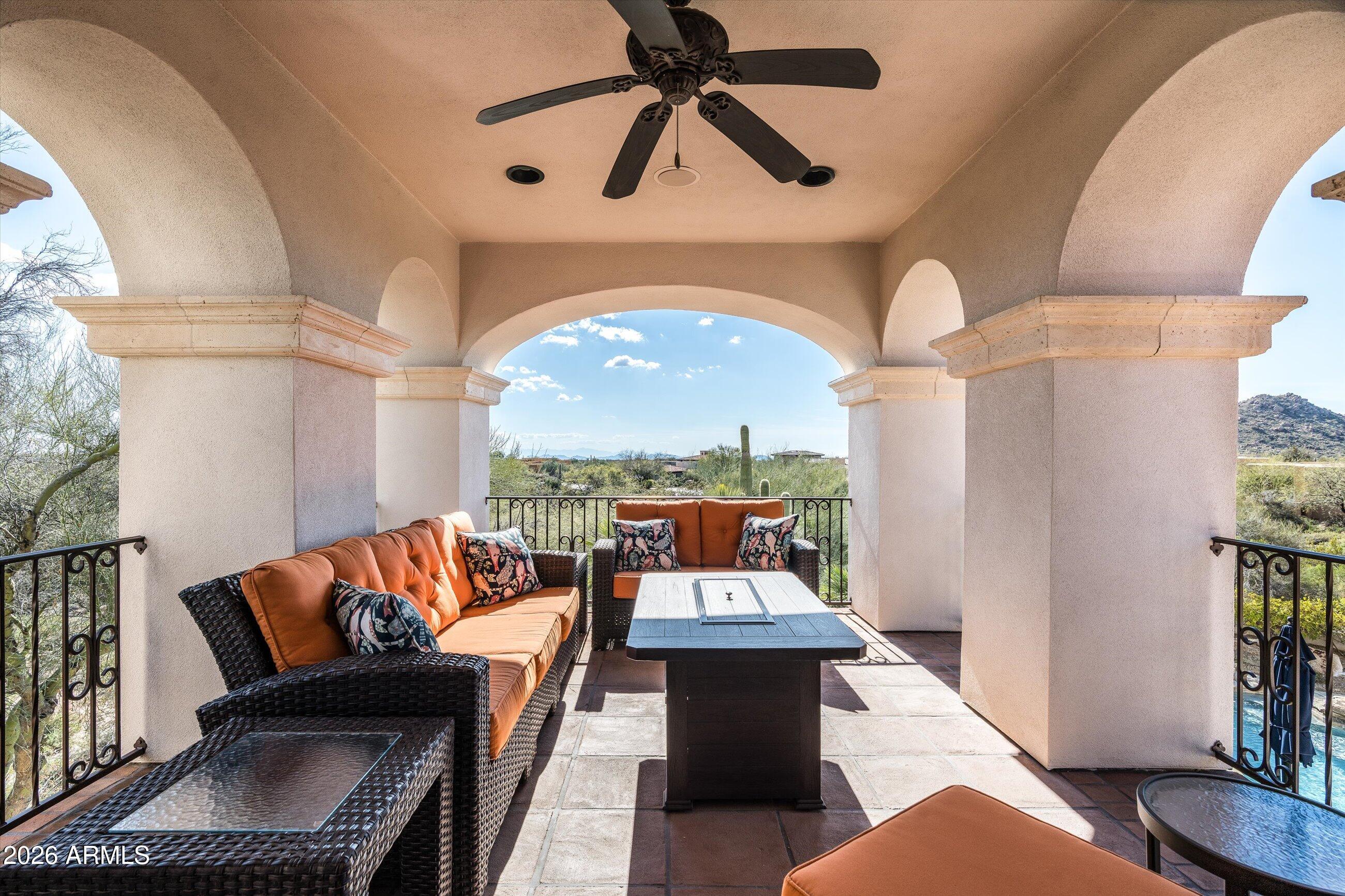 WHISPER ROCK - Residential