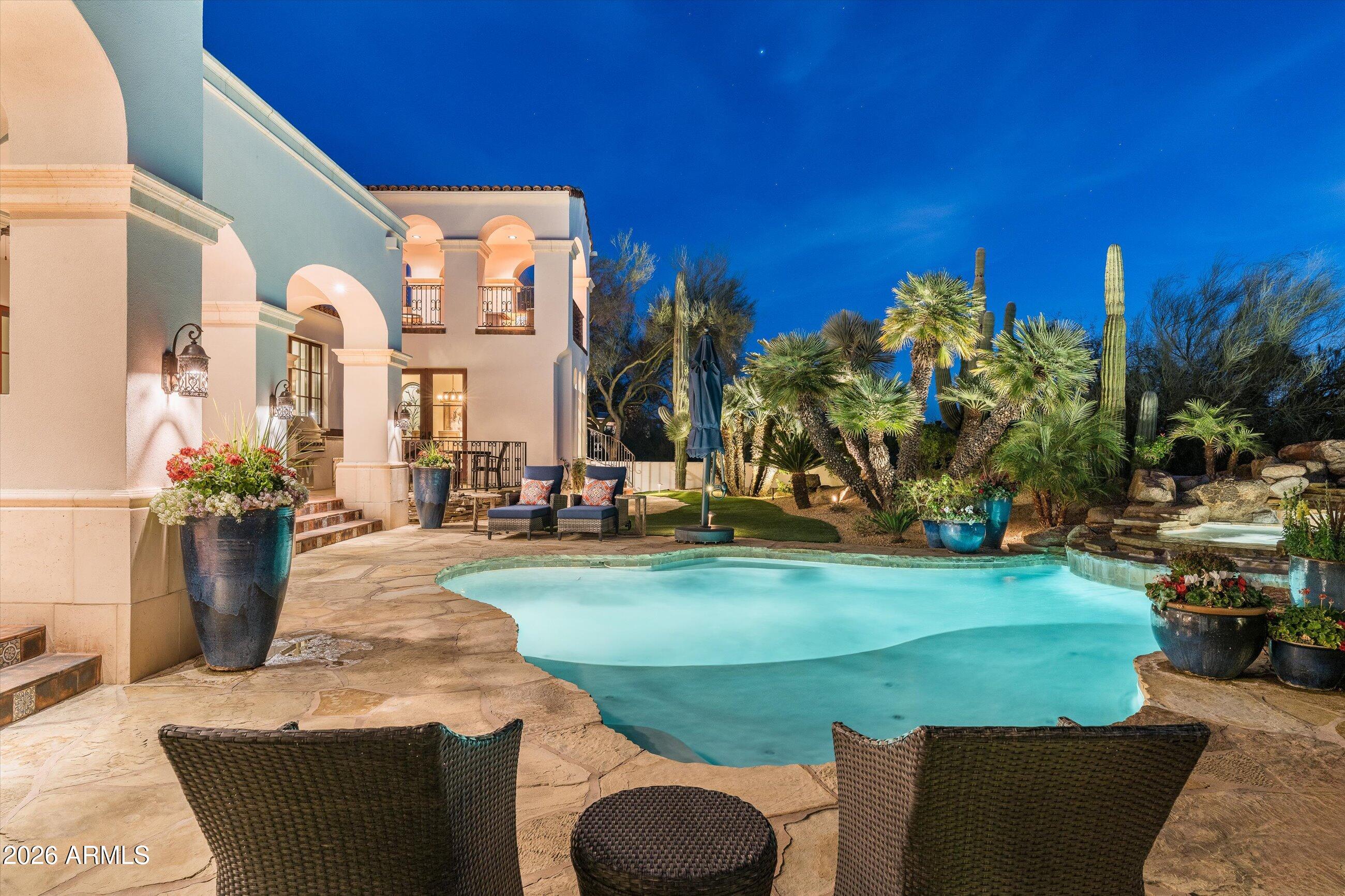 WHISPER ROCK - Residential