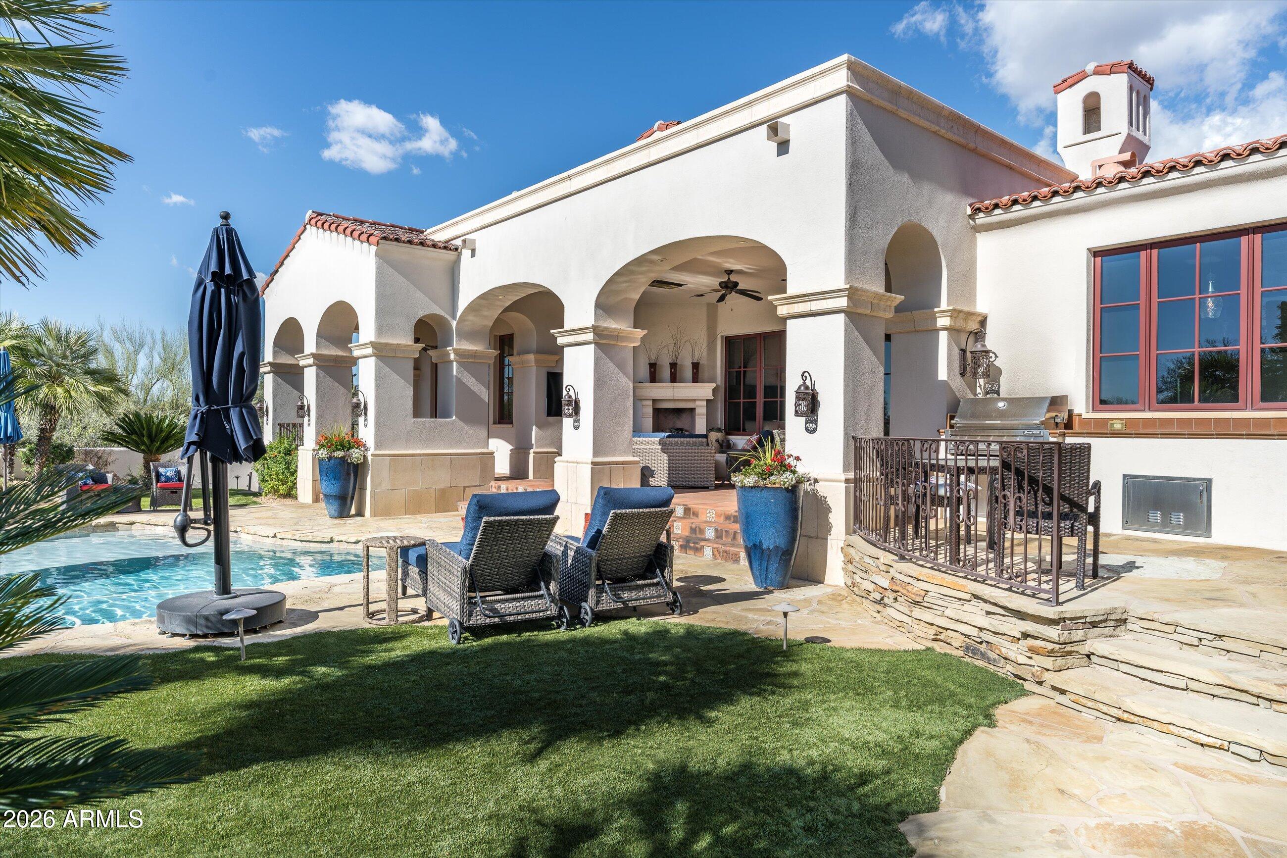 WHISPER ROCK - Residential