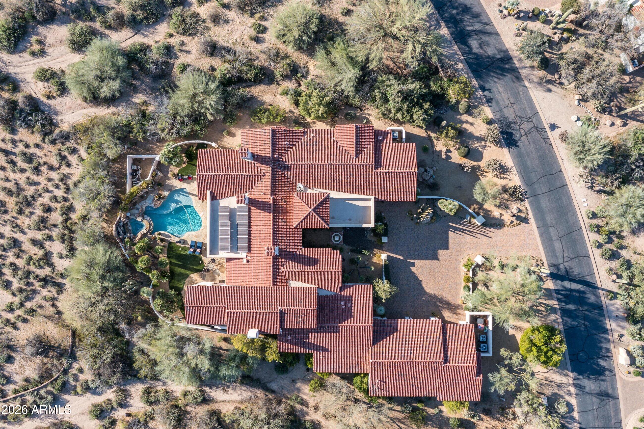 WHISPER ROCK - Residential