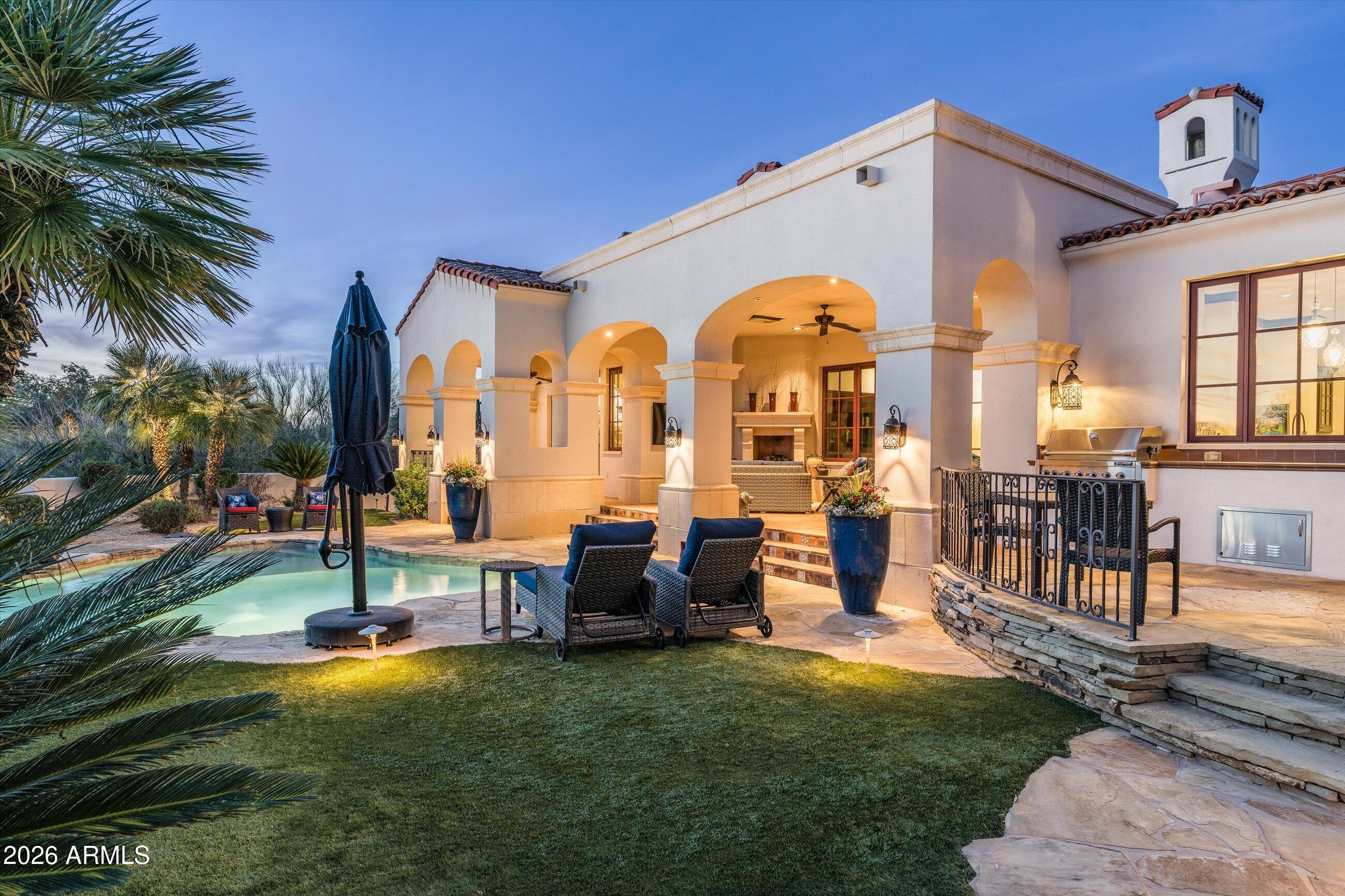 WHISPER ROCK - Residential