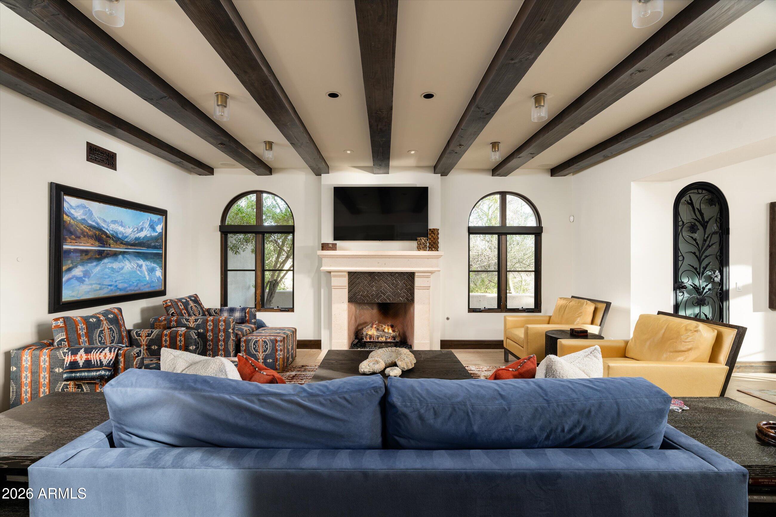 WHISPER ROCK - Residential