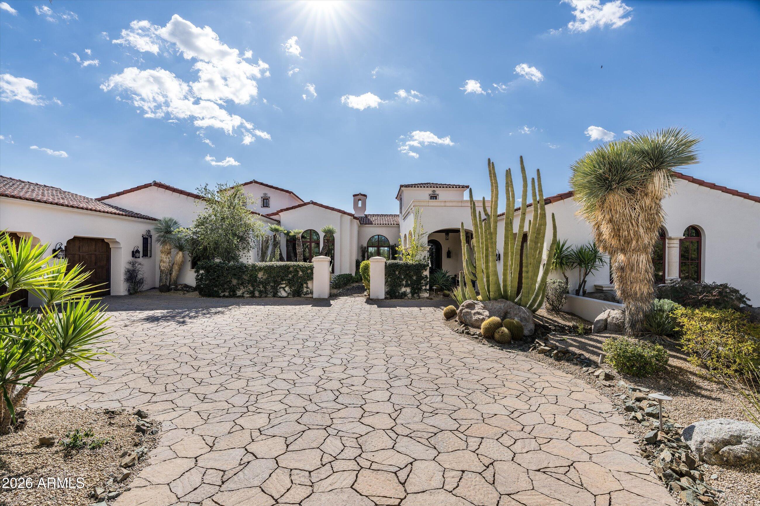 WHISPER ROCK - Residential