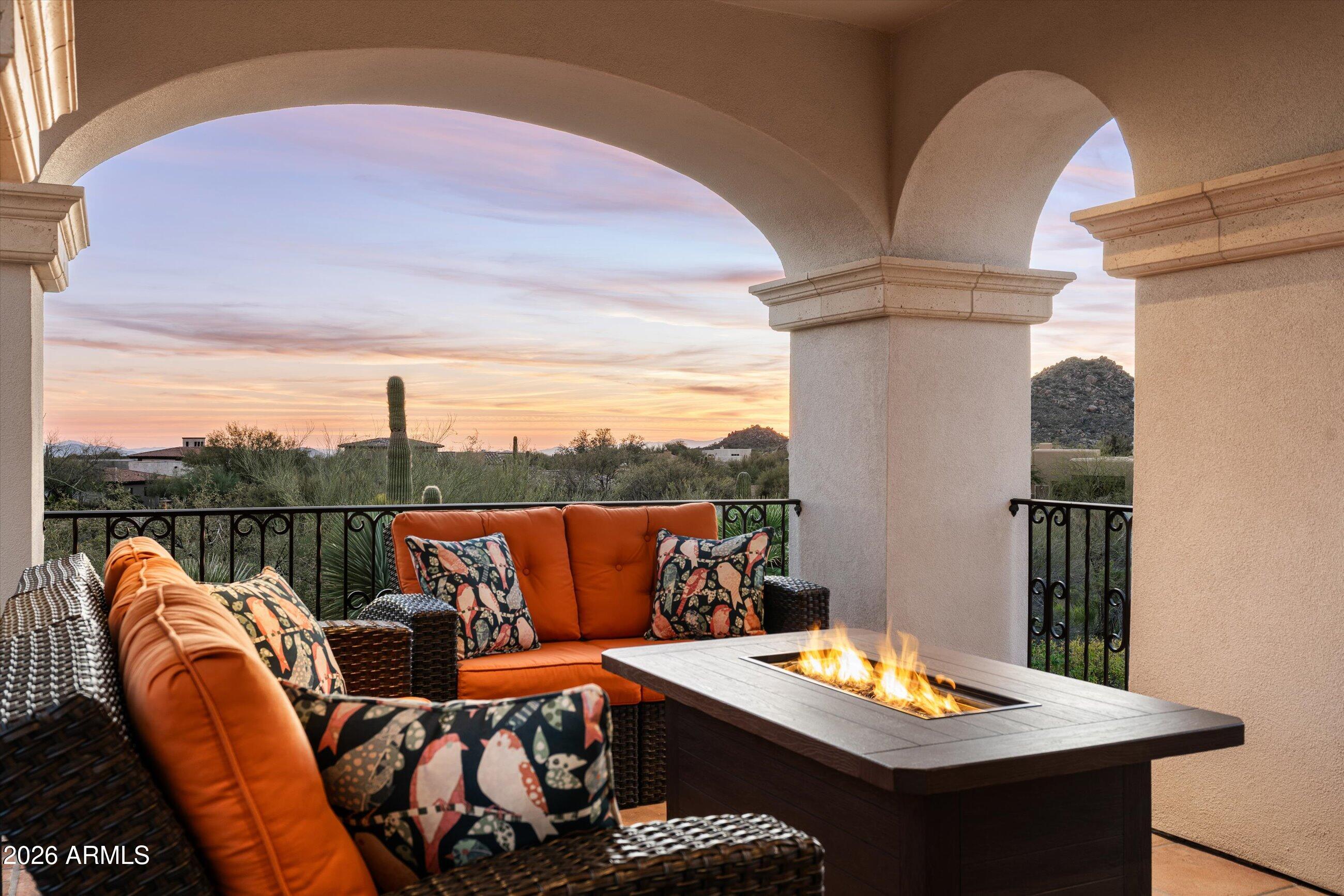 WHISPER ROCK - Residential