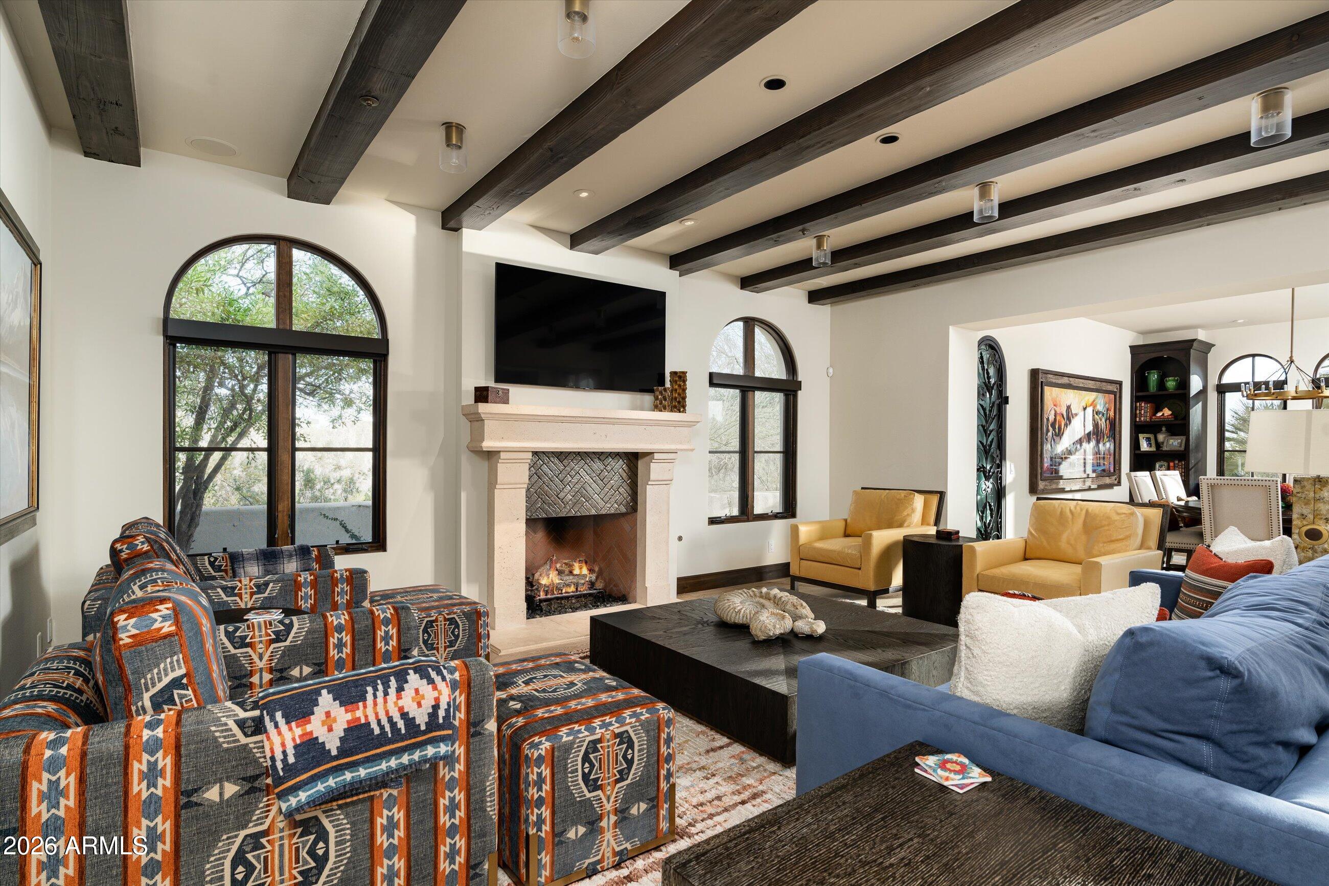WHISPER ROCK - Residential
