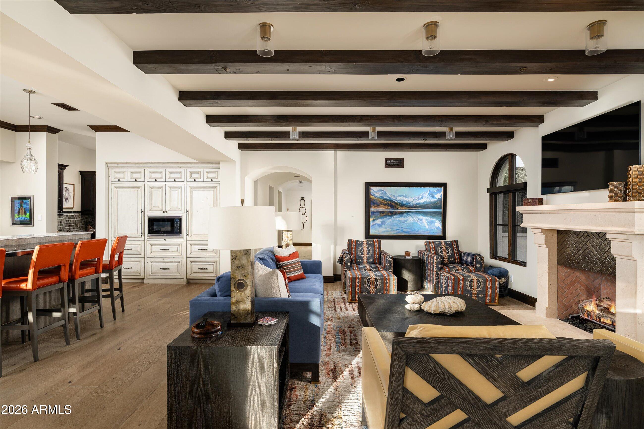 WHISPER ROCK - Residential