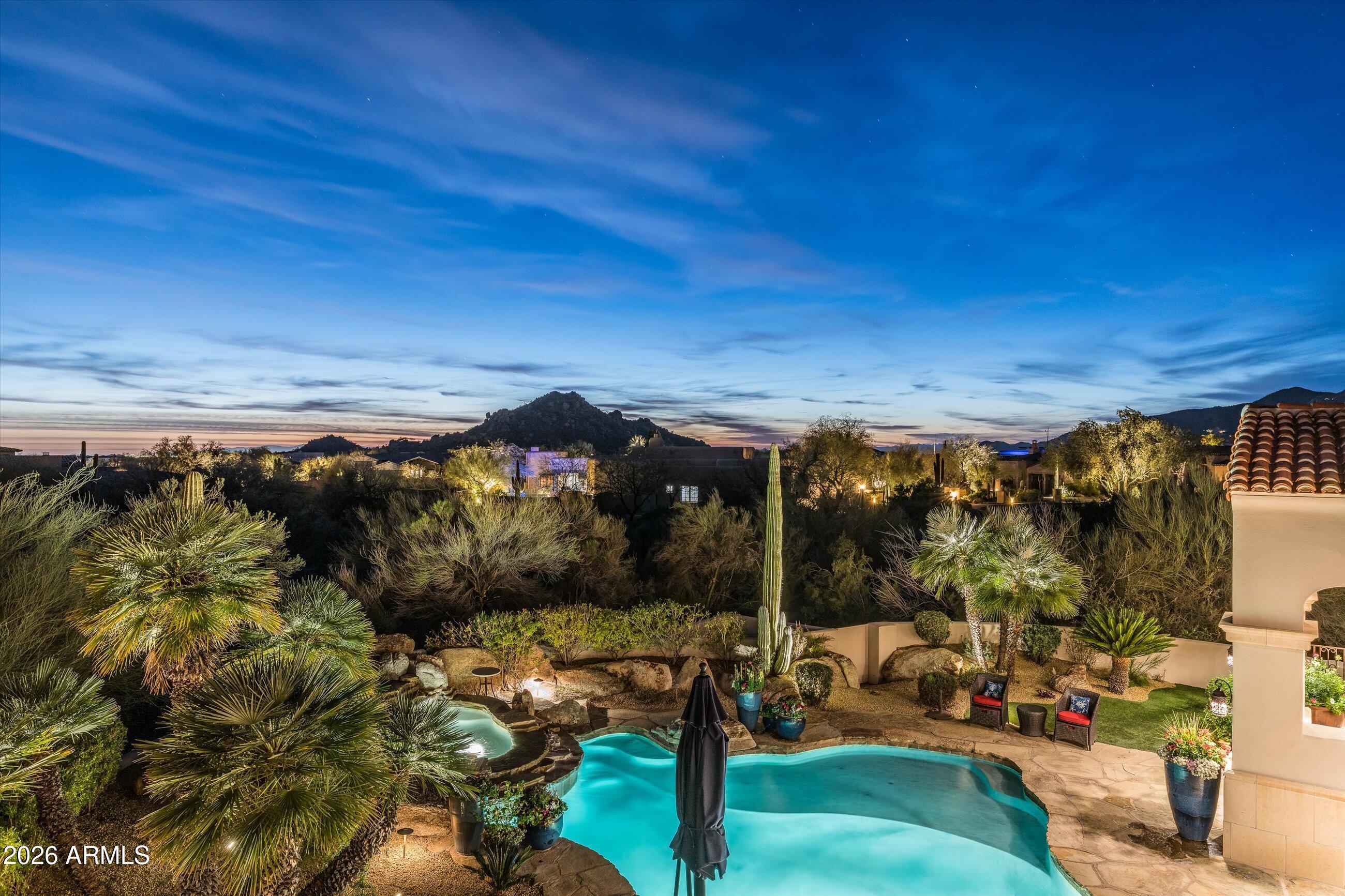 WHISPER ROCK - Residential