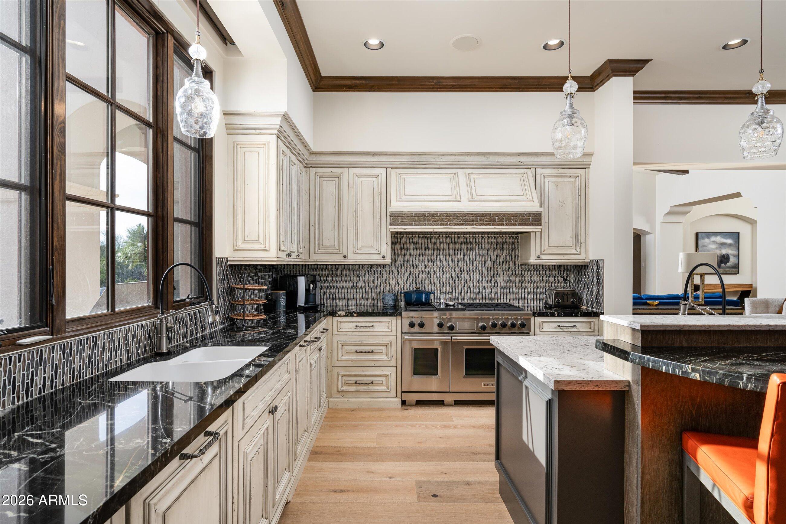 WHISPER ROCK - Residential