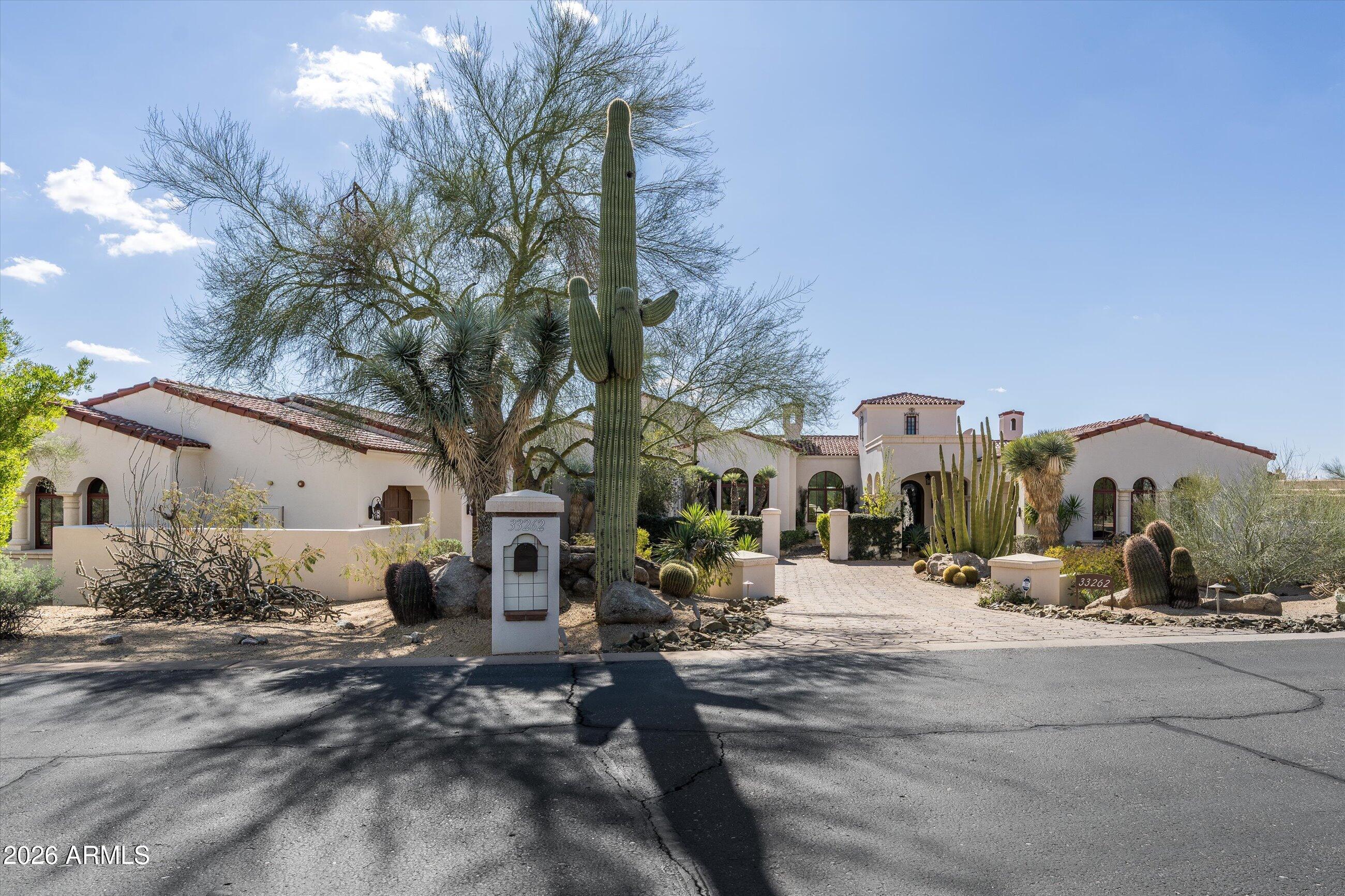 WHISPER ROCK - Residential