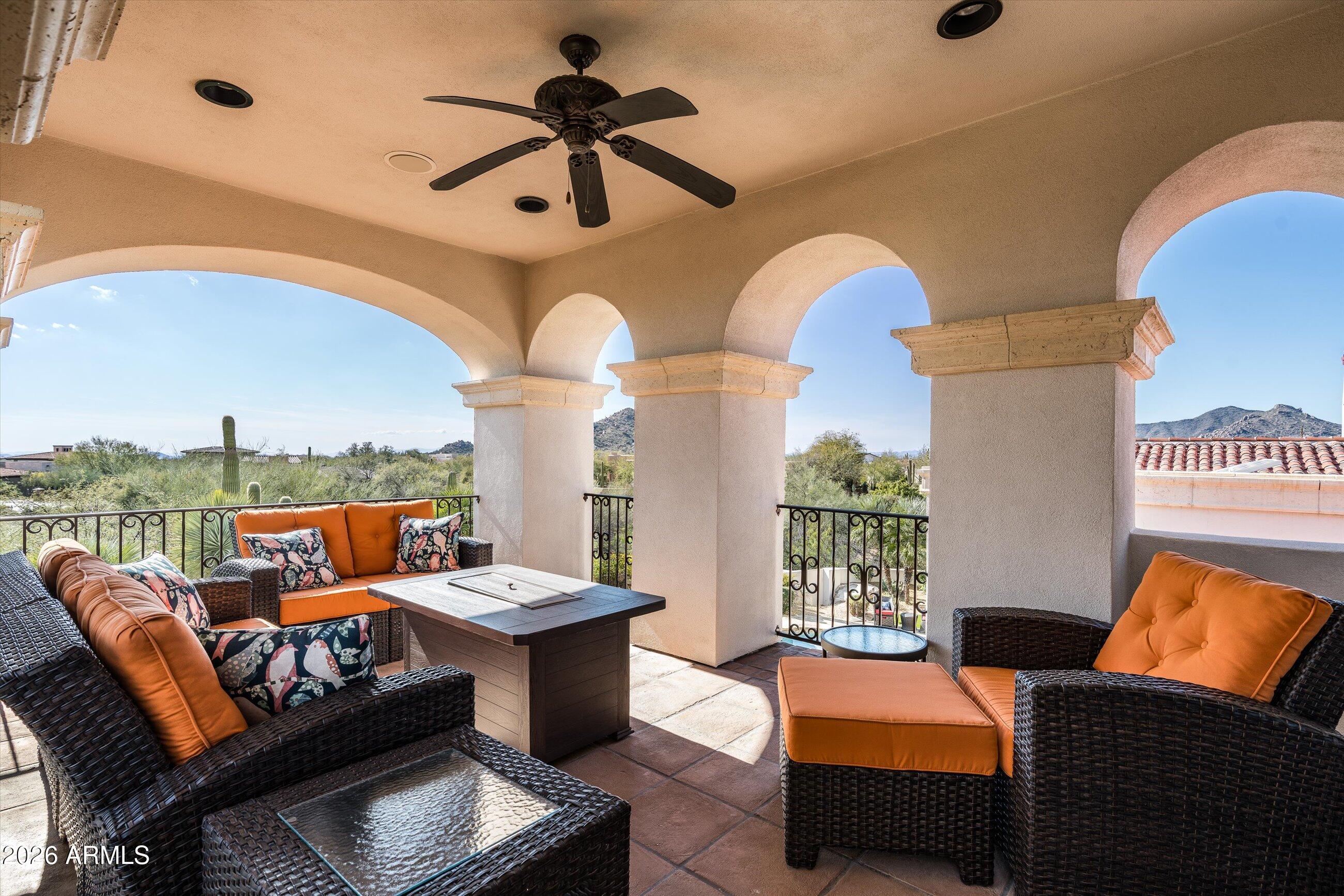 WHISPER ROCK - Residential