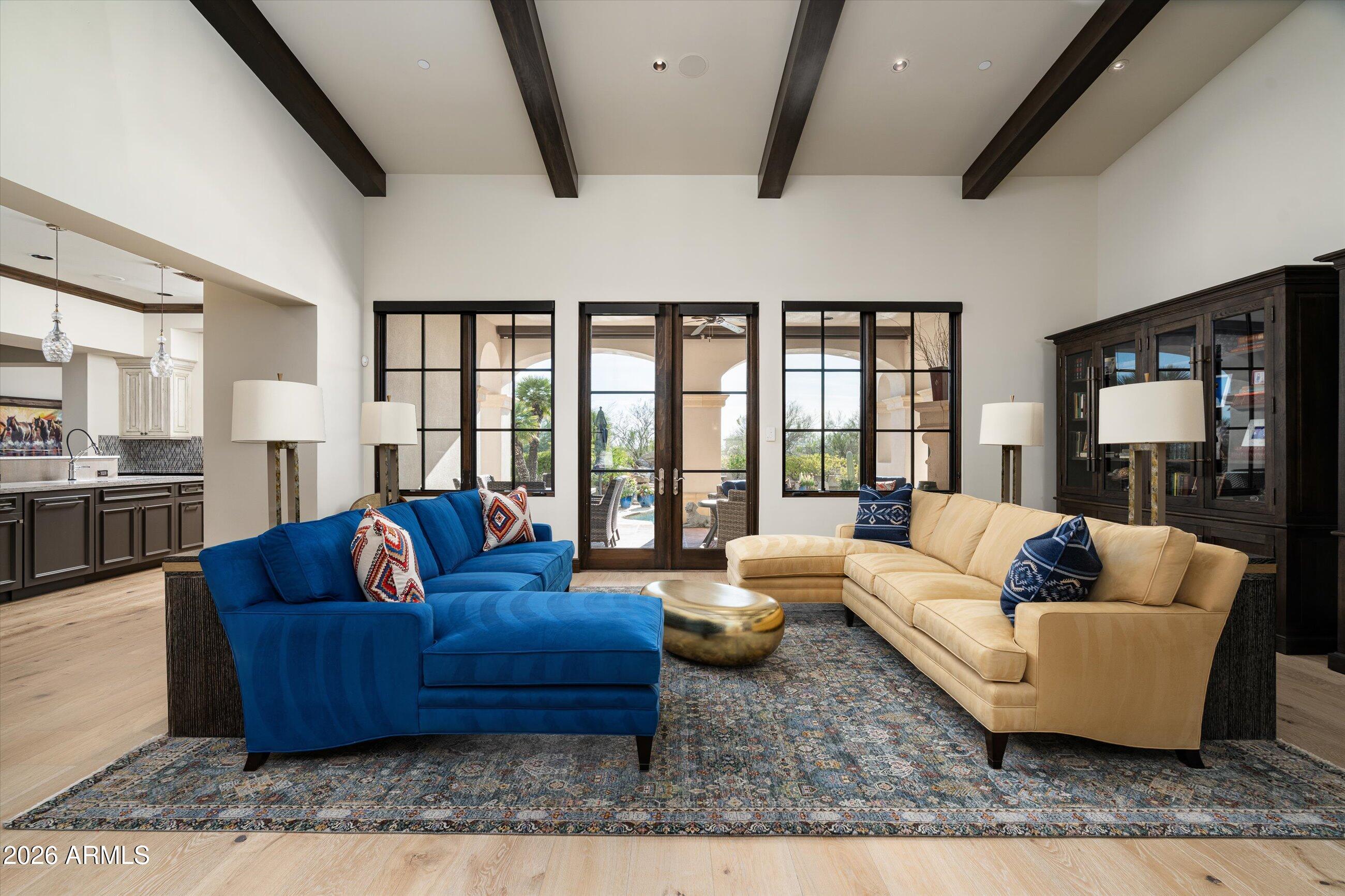 WHISPER ROCK - Residential