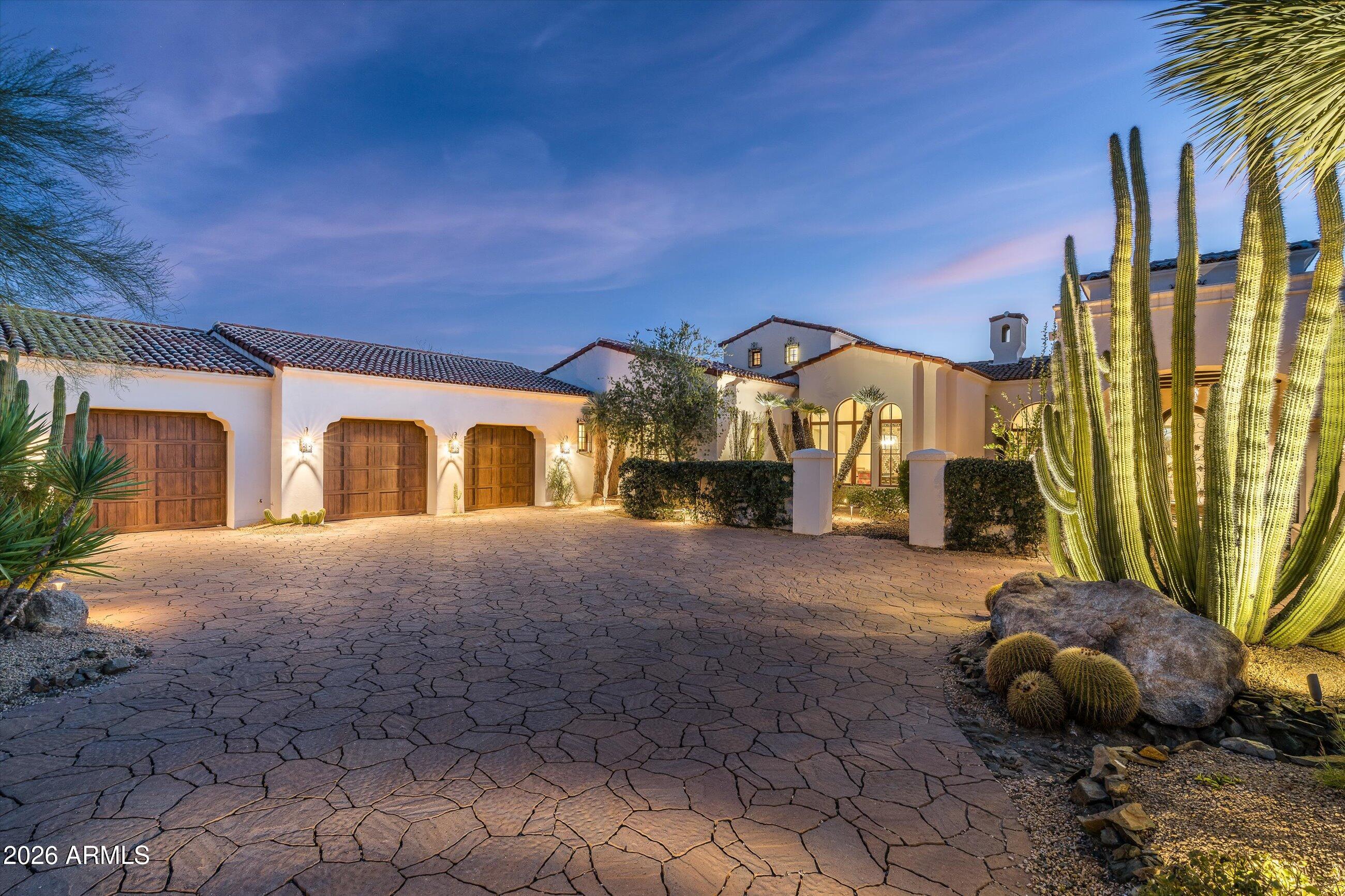 WHISPER ROCK - Residential