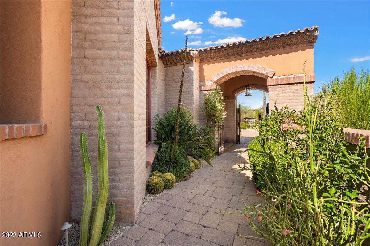 ESTANCIA - Residential