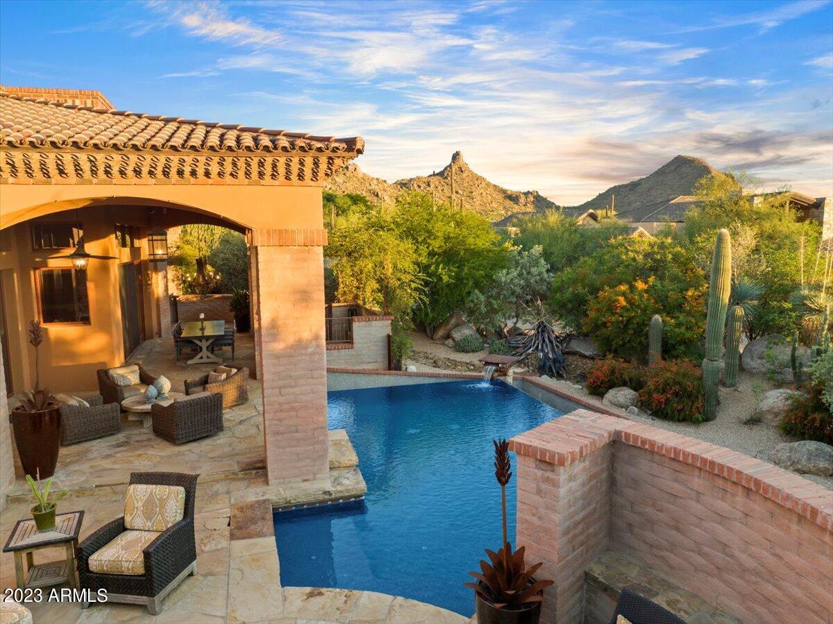 ESTANCIA - Residential