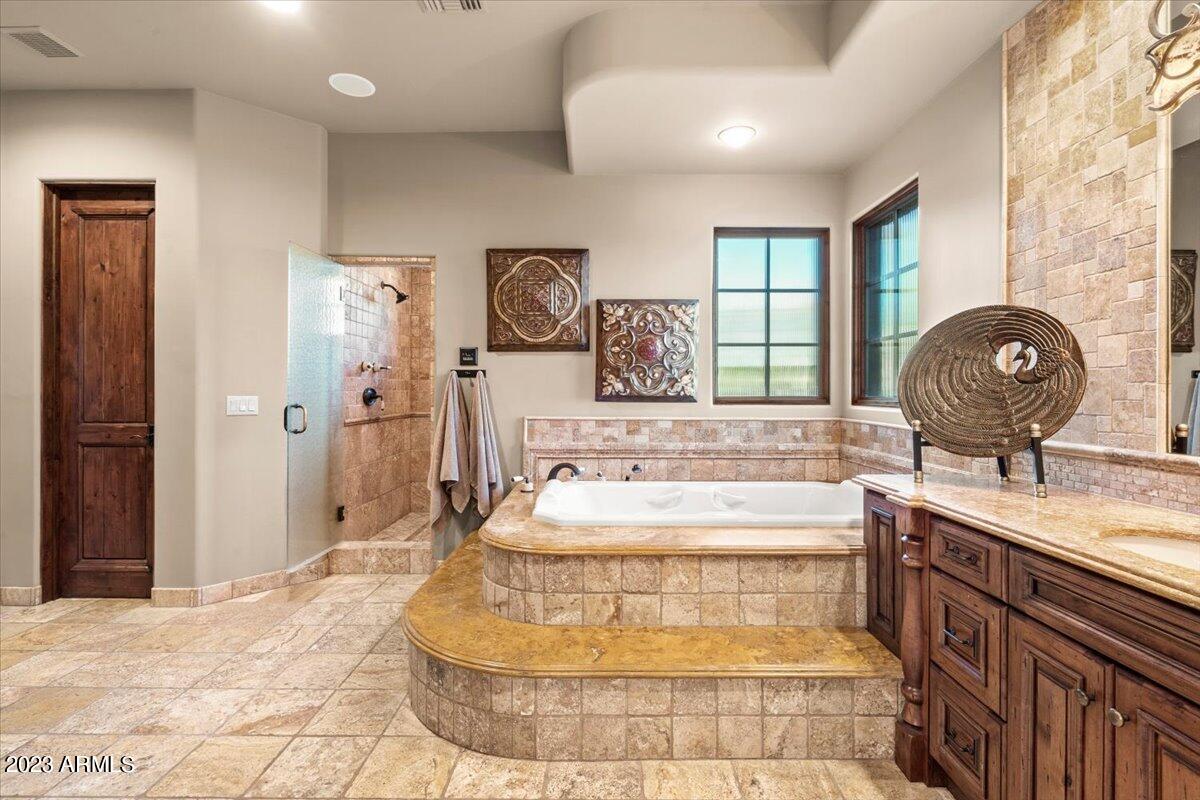 ESTANCIA - Residential