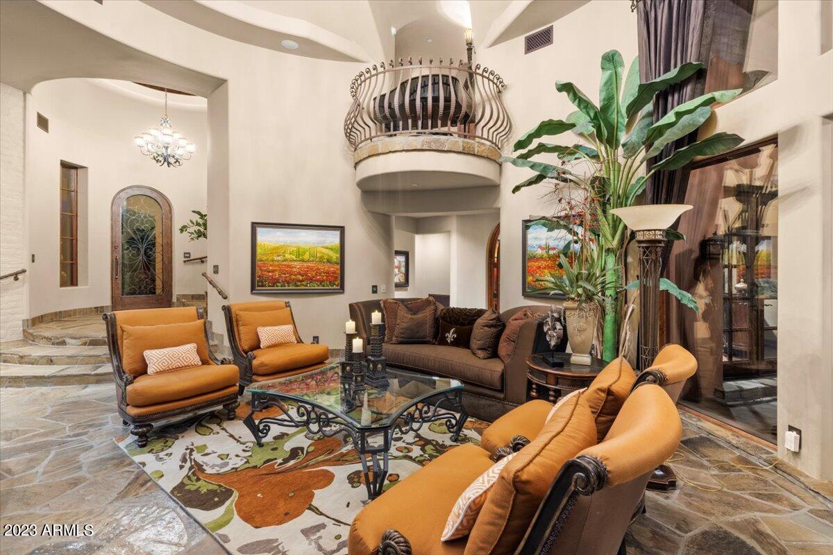 ESTANCIA - Residential