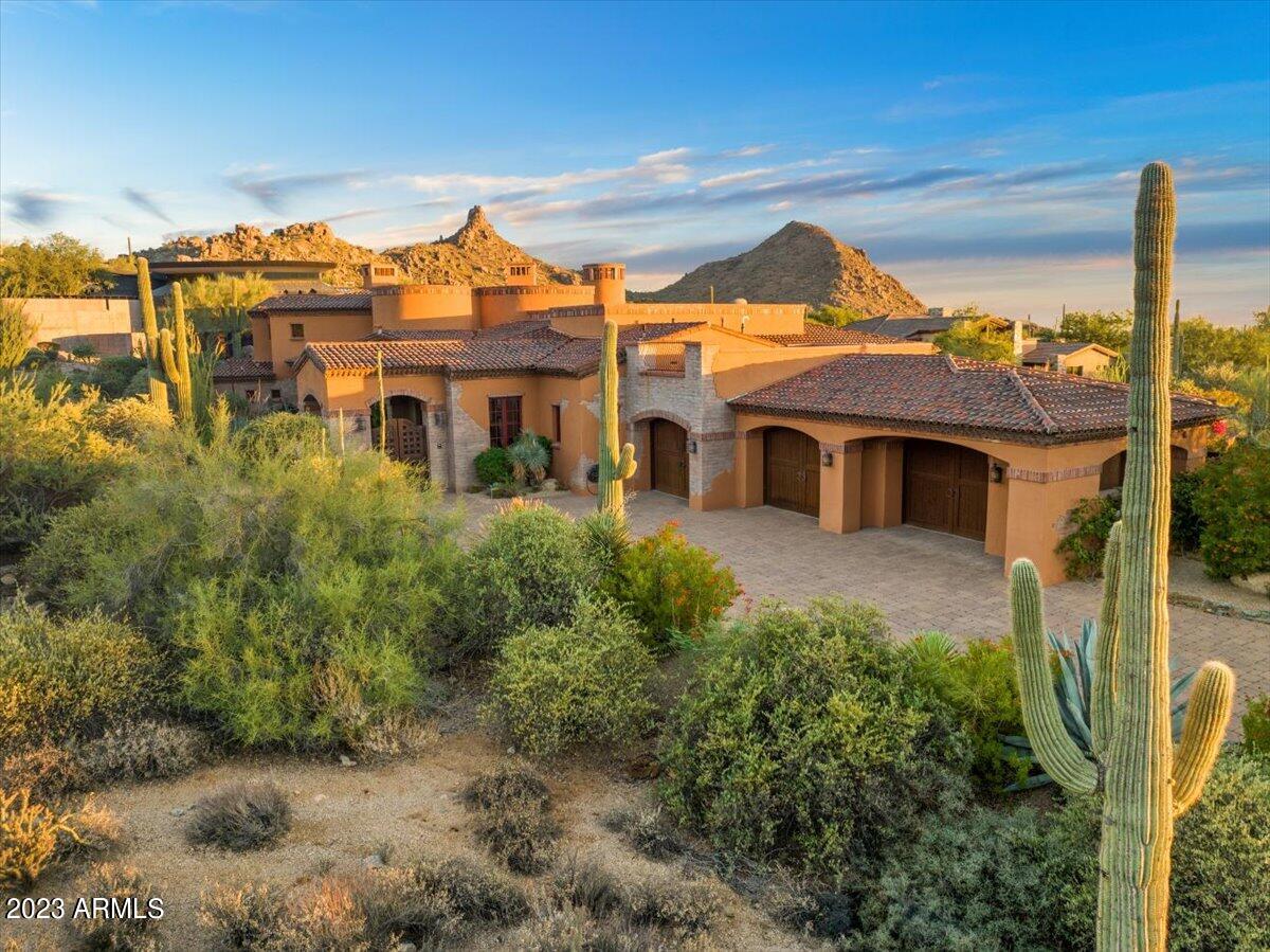 ESTANCIA - Residential