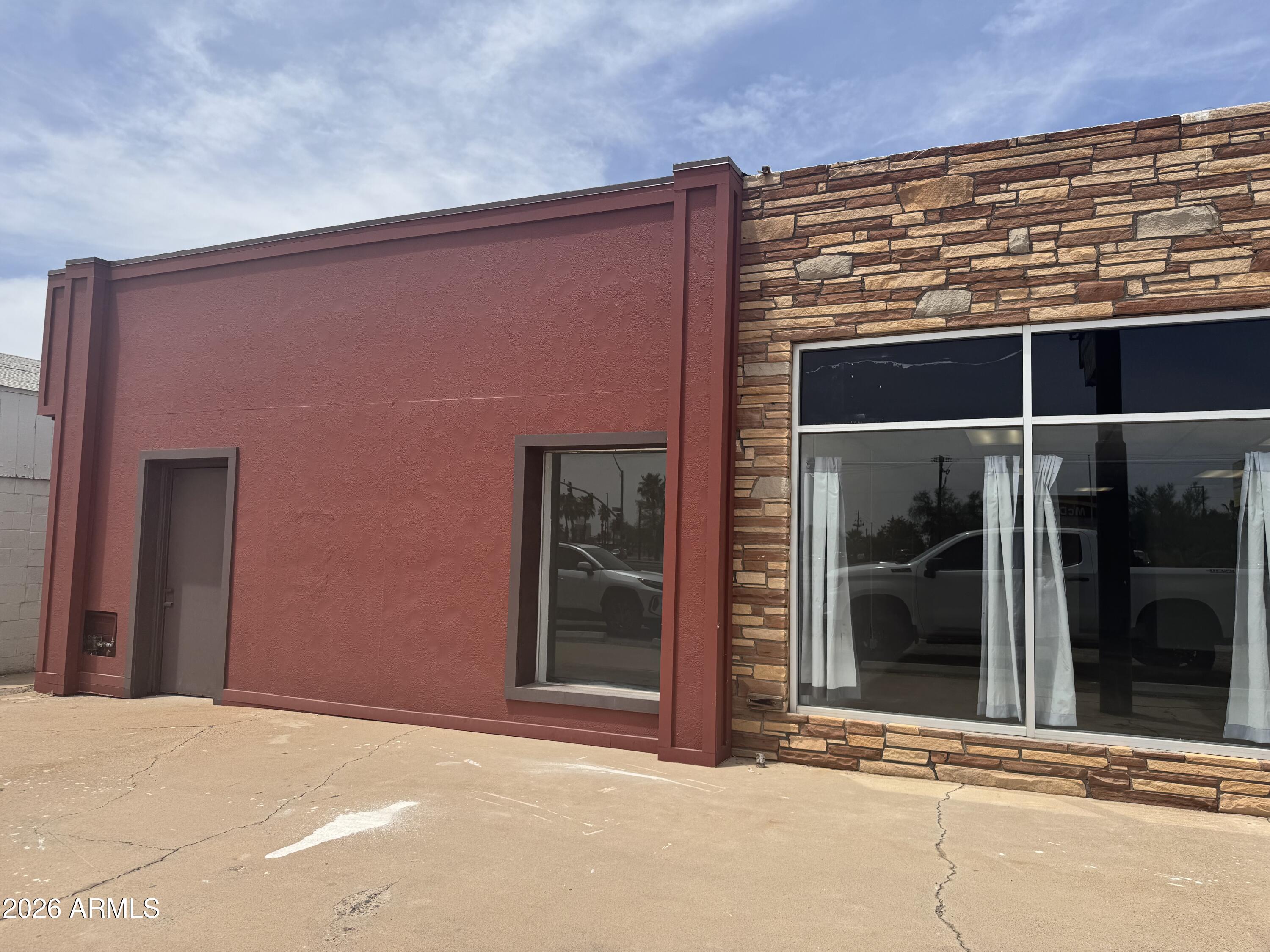 S19 T1N R8E - Commercial Lease